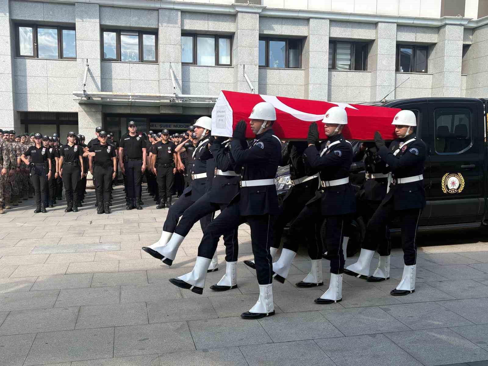 Şehit polis için İstanbul’da tören düzenlendi