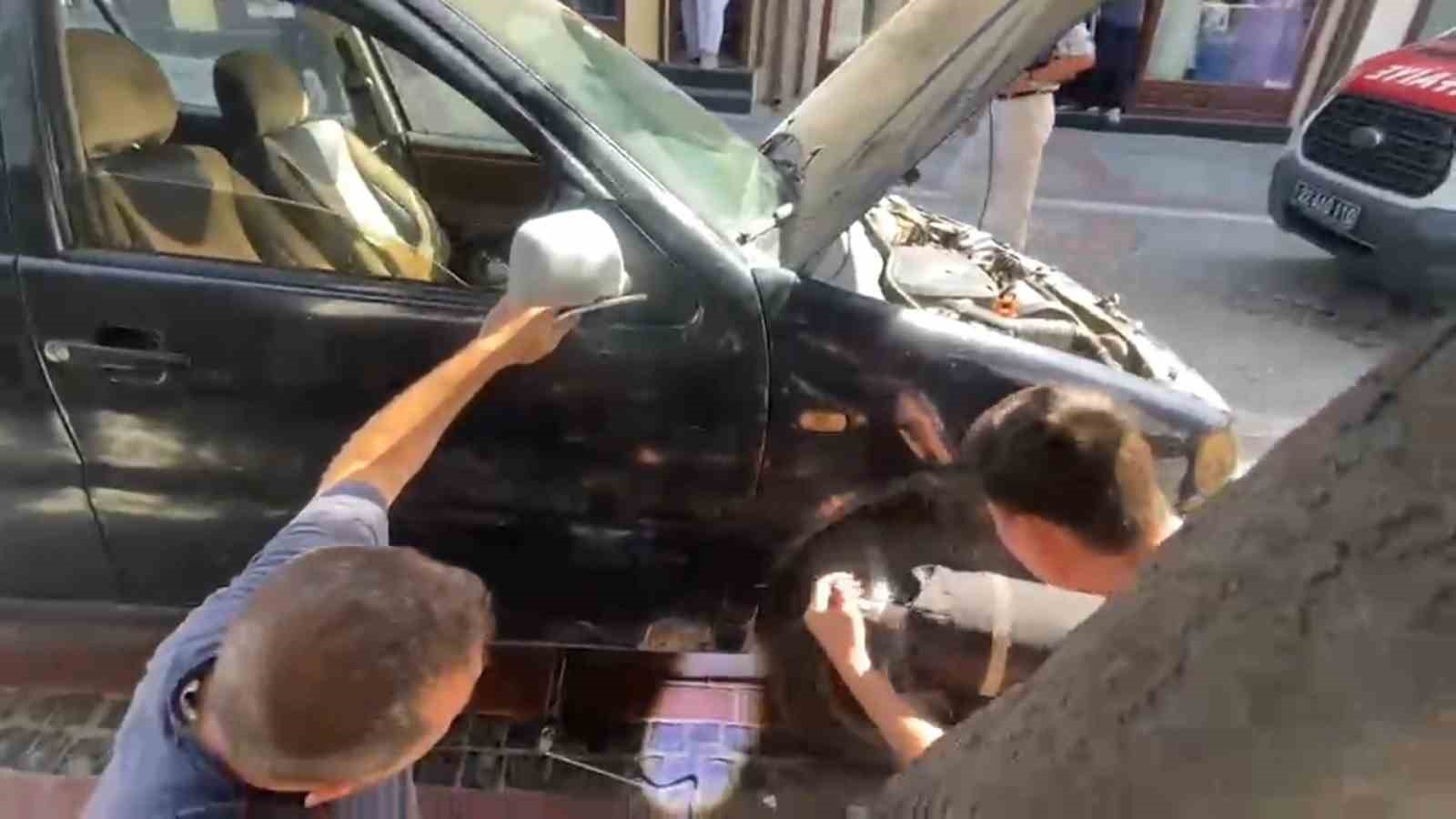 Kaputtan miyav sesi geldi, itfaiye ekipleri harekete geçti