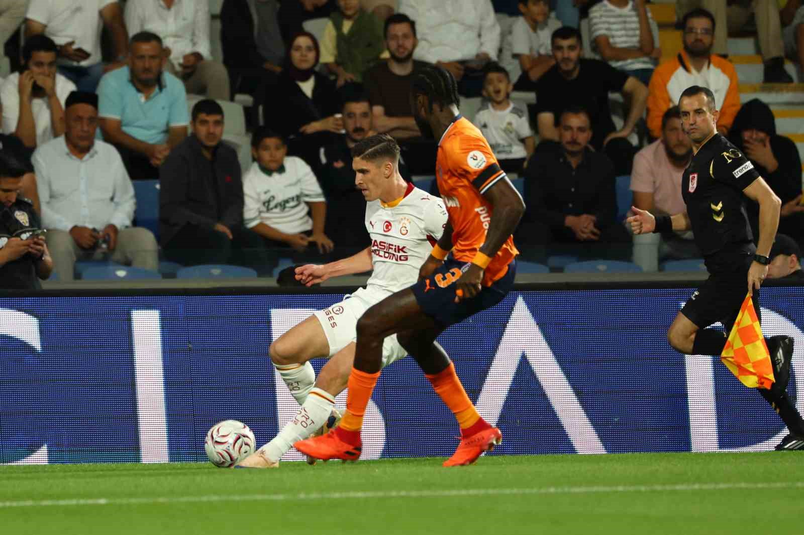 Trendyol Süper Lig: Başakşehir: 0 - Galatasaray: 0 (Maç devam ediyor)