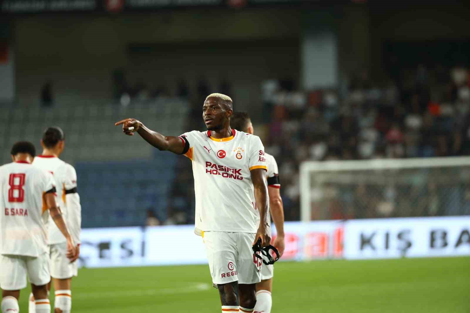 Trendyol Süper Lig: Başakşehir: 0 - Galatasaray: 1 (İlk yarı)