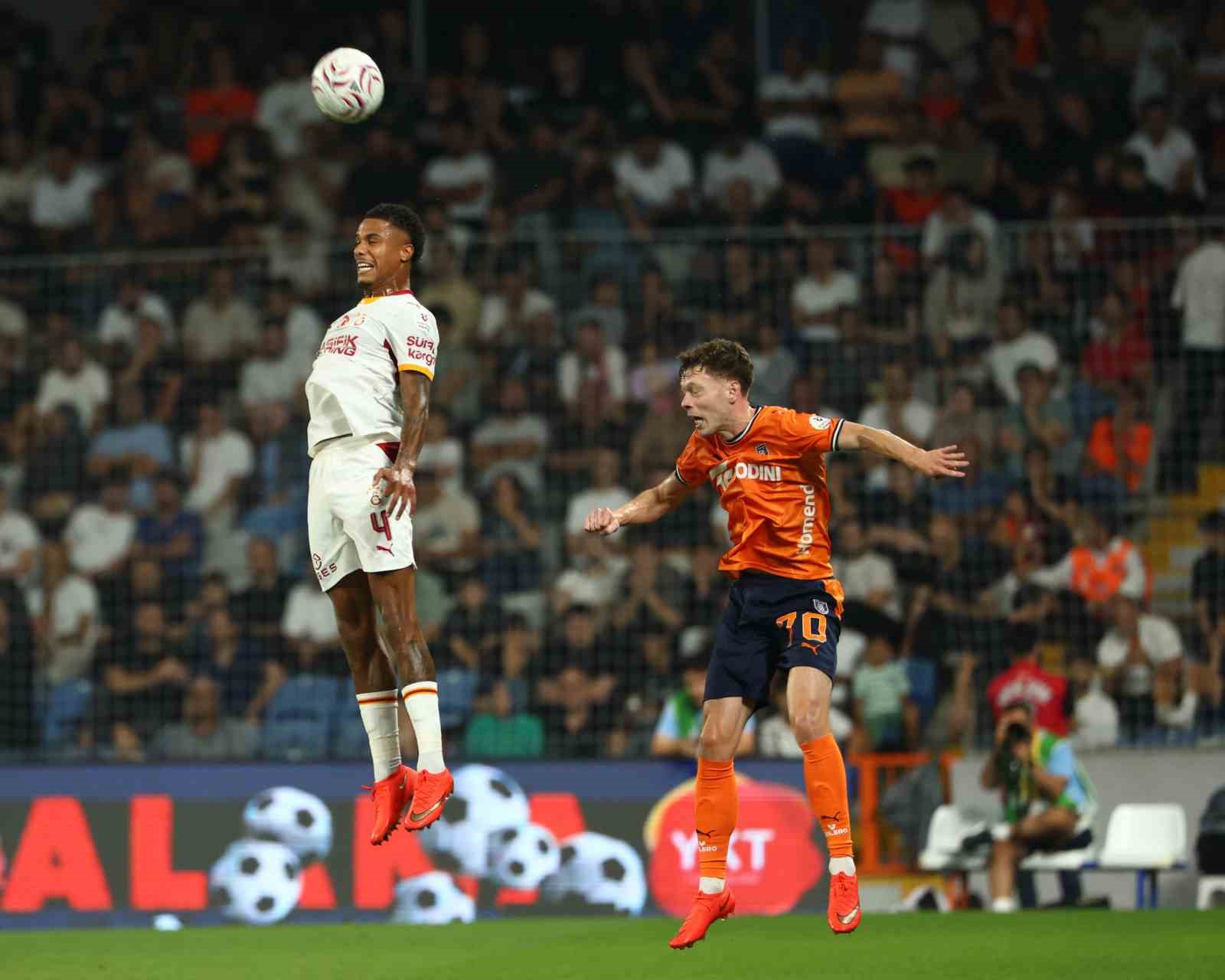 Trendyol Süper Lig: Başakşehir: 0 - Galatasaray: 1 (İlk yarı)