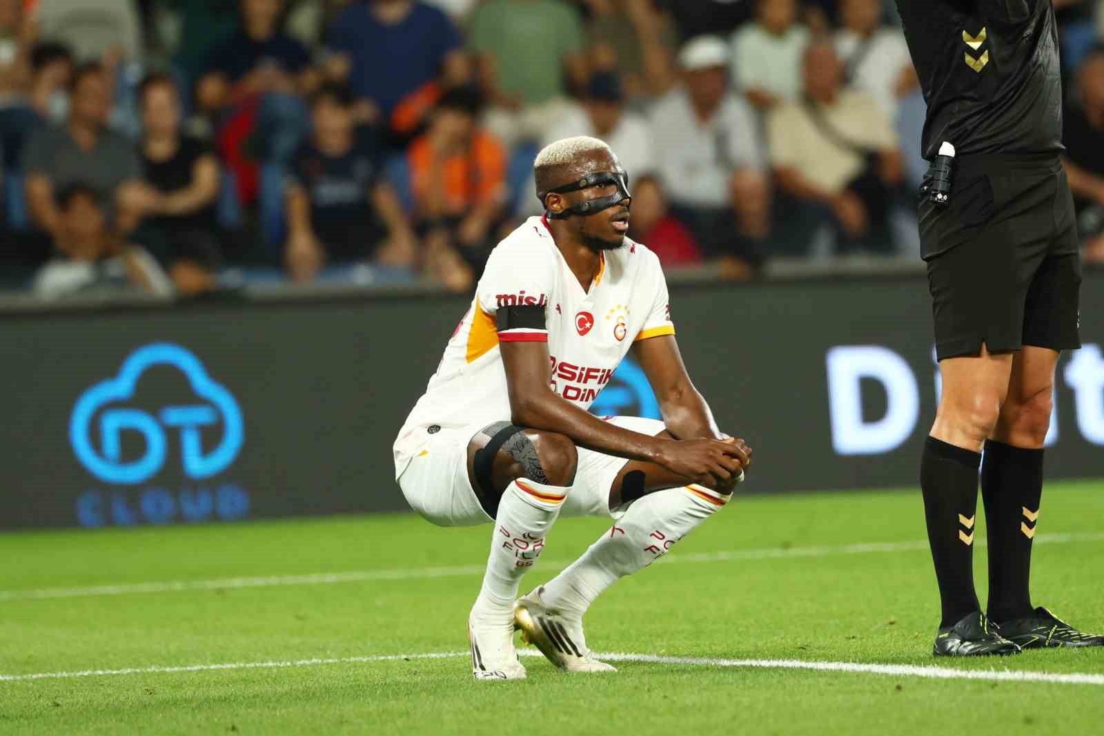 Trendyol Süper Lig: Başakşehir: 0 - Galatasaray: 1 (İlk yarı)