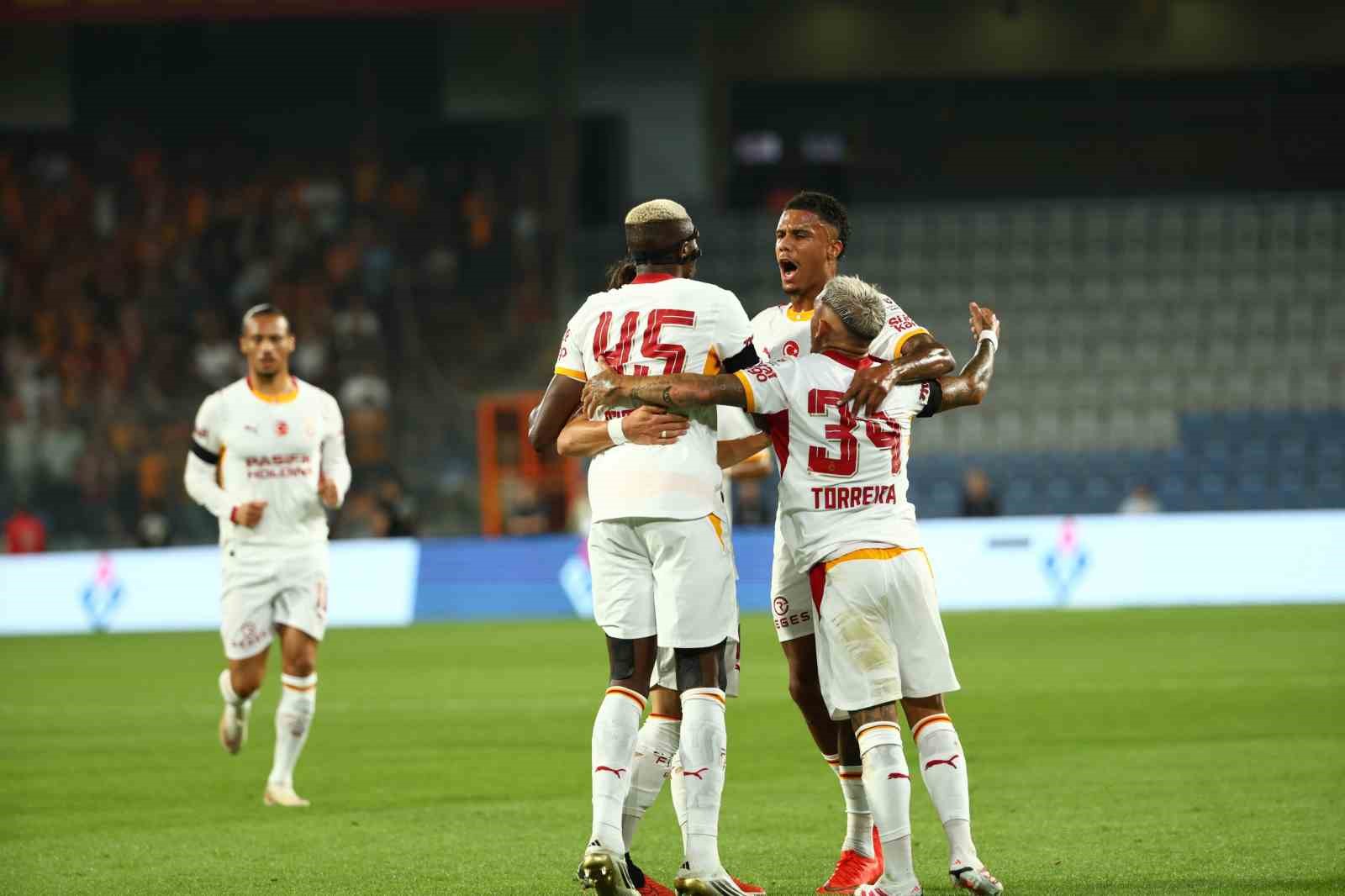 Trendyol Süper Lig: Başakşehir: 0 - Galatasaray: 1 (İlk yarı)