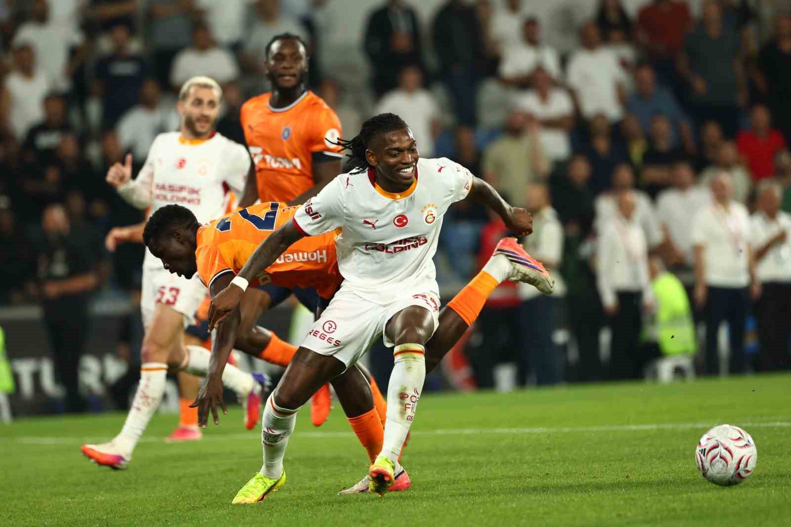 Trendyol Süper Lig: Başakşehir: 2 - Galatasaray: 3 (Maç sonucu)