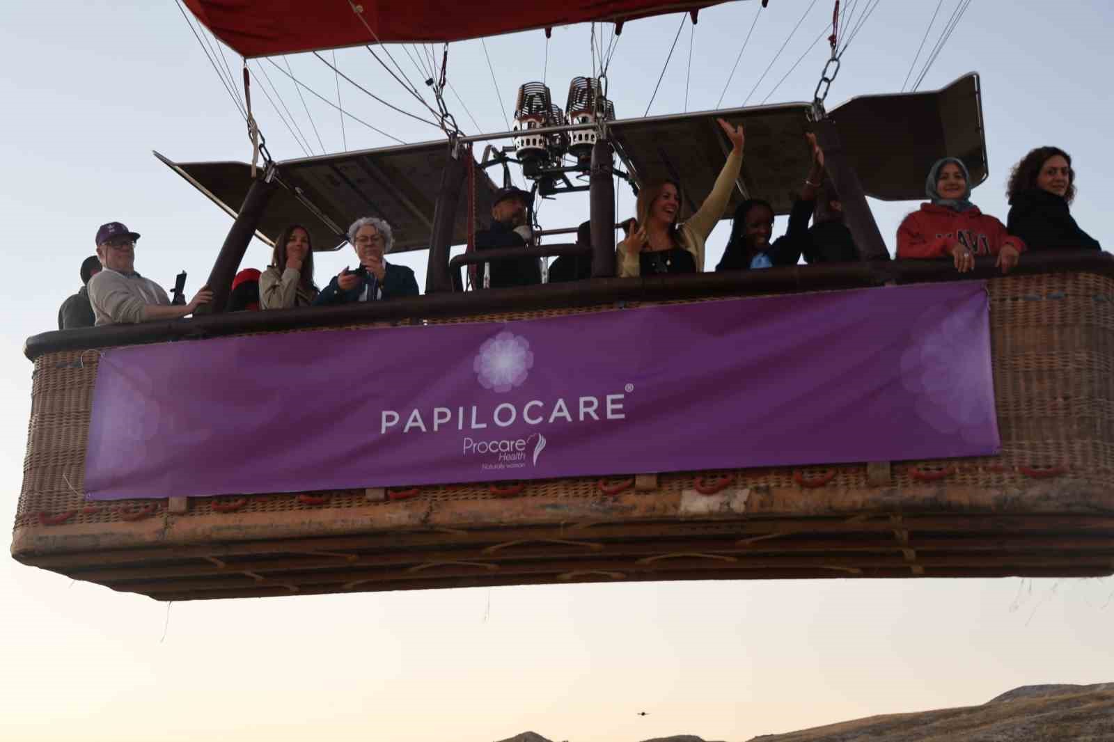 Kapadokya’da balonlar rahim ağzı kanserine karşı farkındalık için havalandı