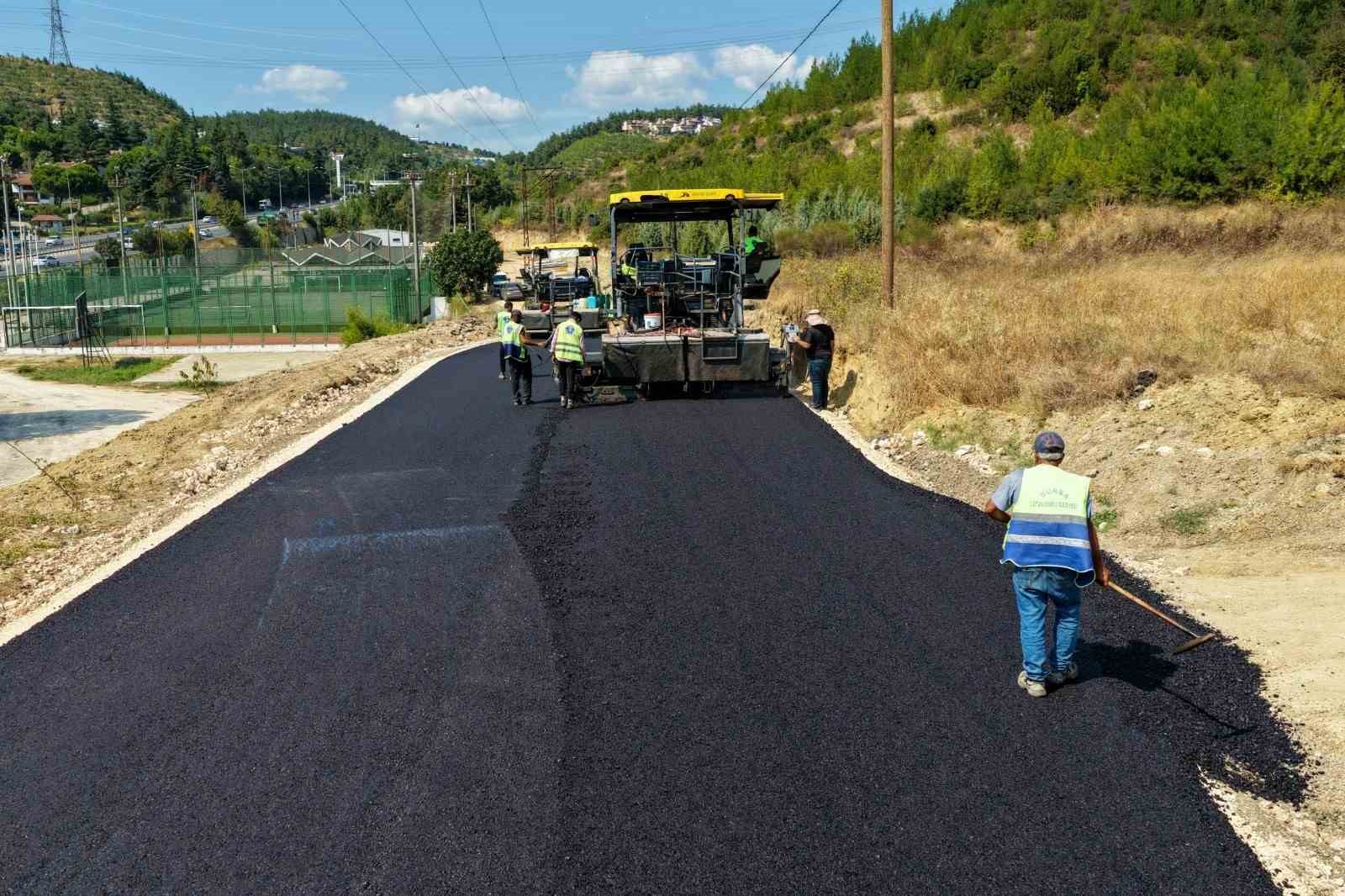 Mudanya’da yollar Büyükşehir’le yenileniyor