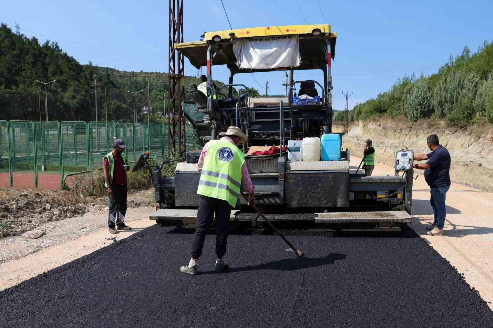 Mudanya’da yollar Büyükşehir’le yenileniyor