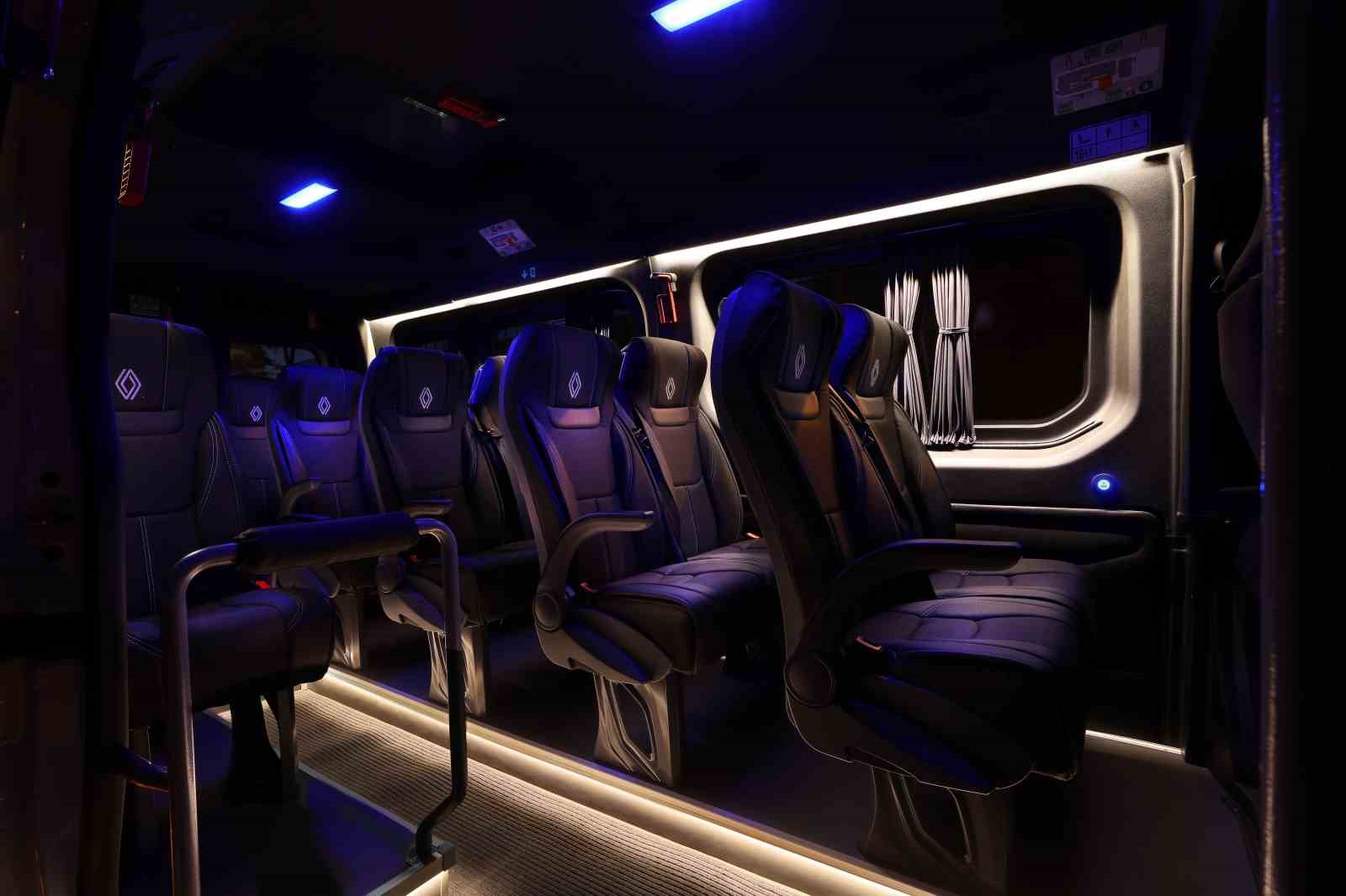 Renault Master, yenilenen minibüs ve açık kasa kamyonet modellerini kullanıcılara sundu