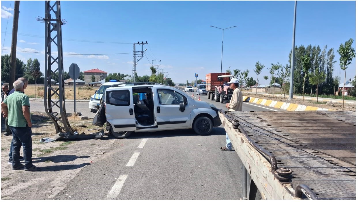 Patnos’ta trafik kazası: 1’i çocuk 4 yaralı