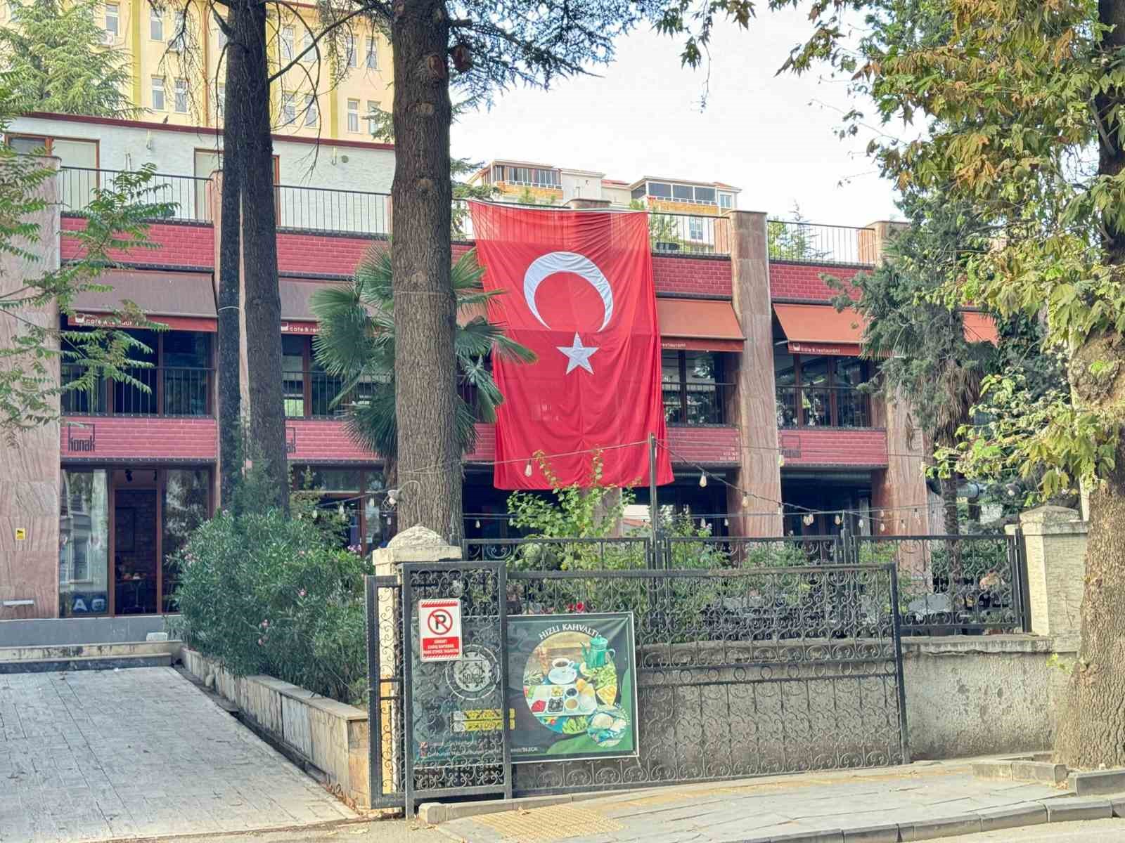 Bilecik kamuoyunu meşgul eden Konak Kafe’de sona gelindi