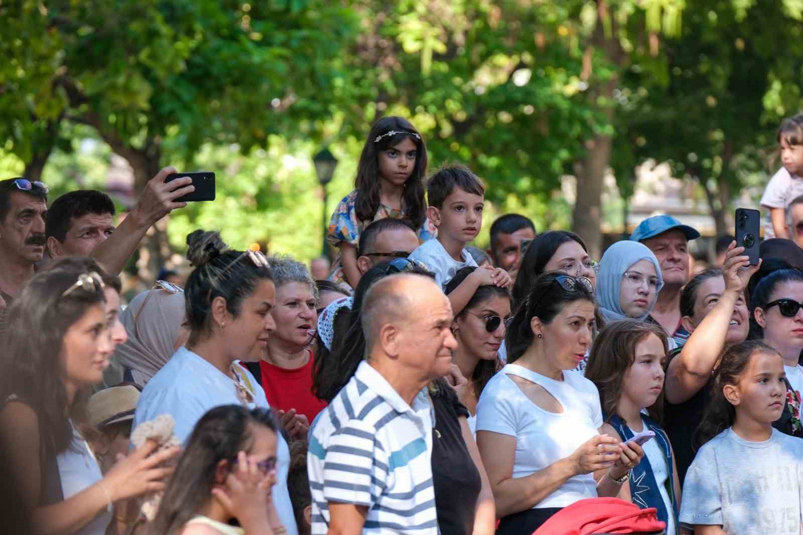 Uluslararası Eskişehir Porsuk Festivalin’de renkli günler sürüyor