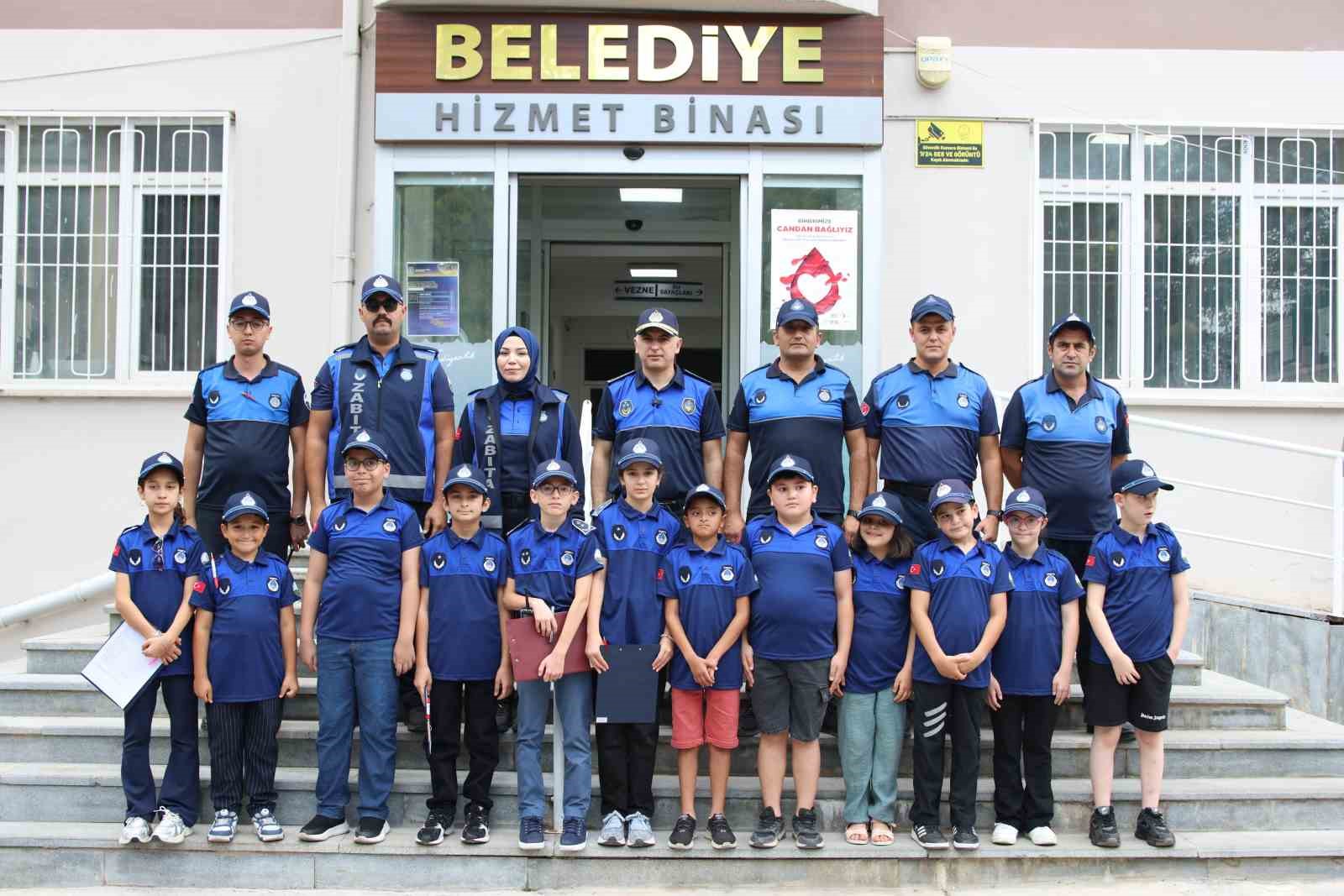 Tokat’ta minik zabıtalar hem denetledi hem de oynadı