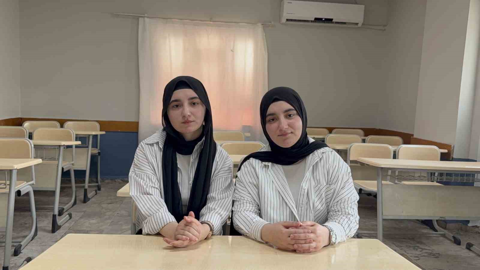 Şırnak’ta ikiz kardeşlerden büyük başarı: Aynı üniversitede Tıp Fakültesini kazandılar
