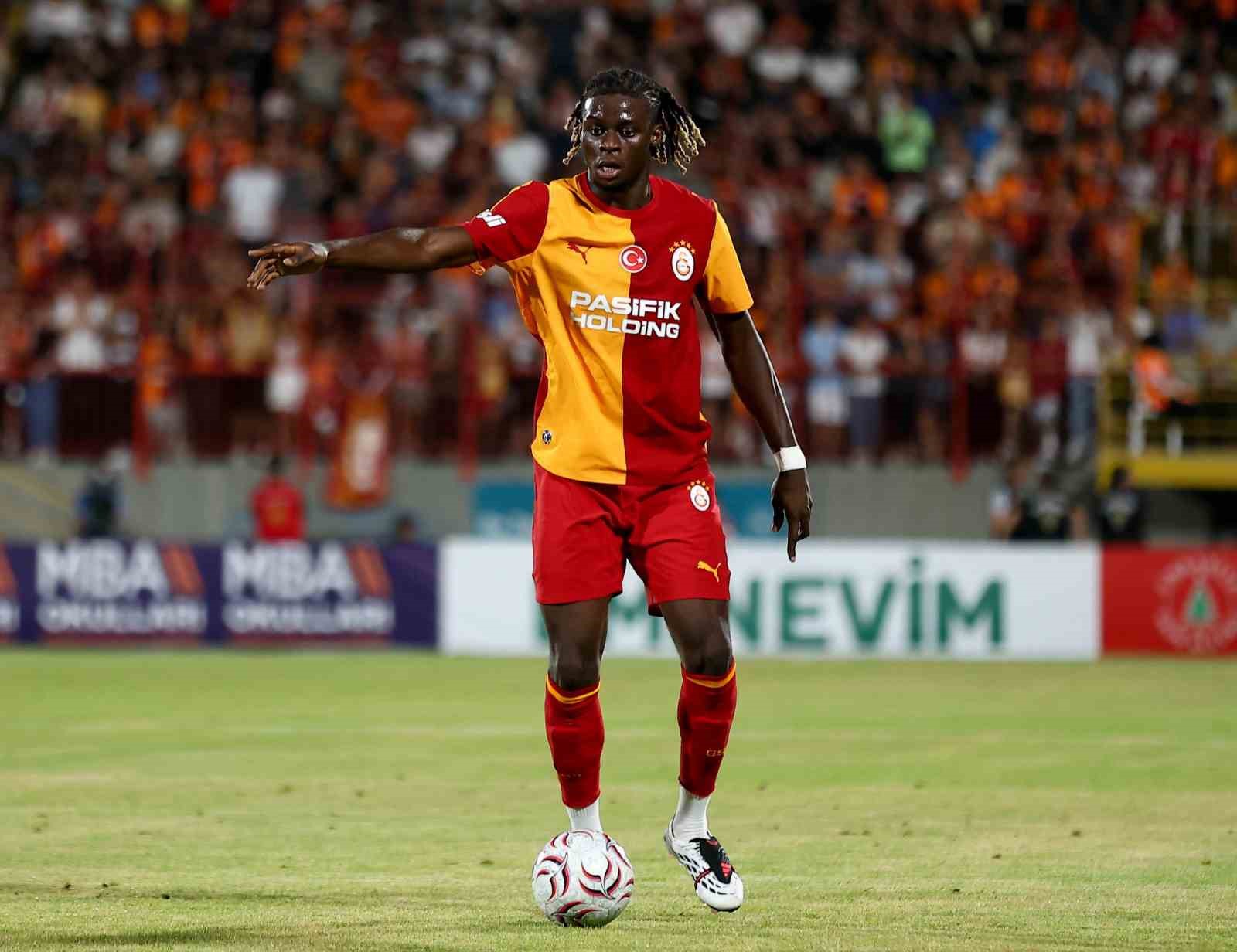 Galatasaray kadrosunu 5 futbolcuyla güçlendirdi