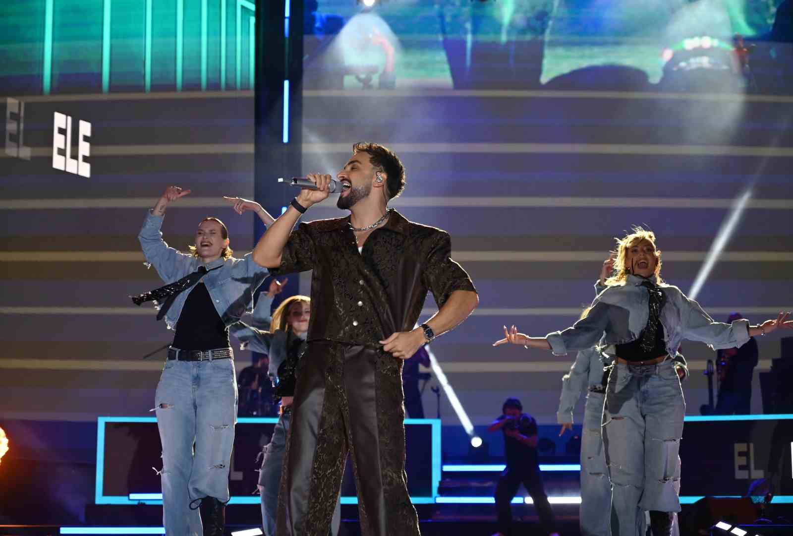 Çanakkale’de festival sahnesinde Sefo rüzgarı
