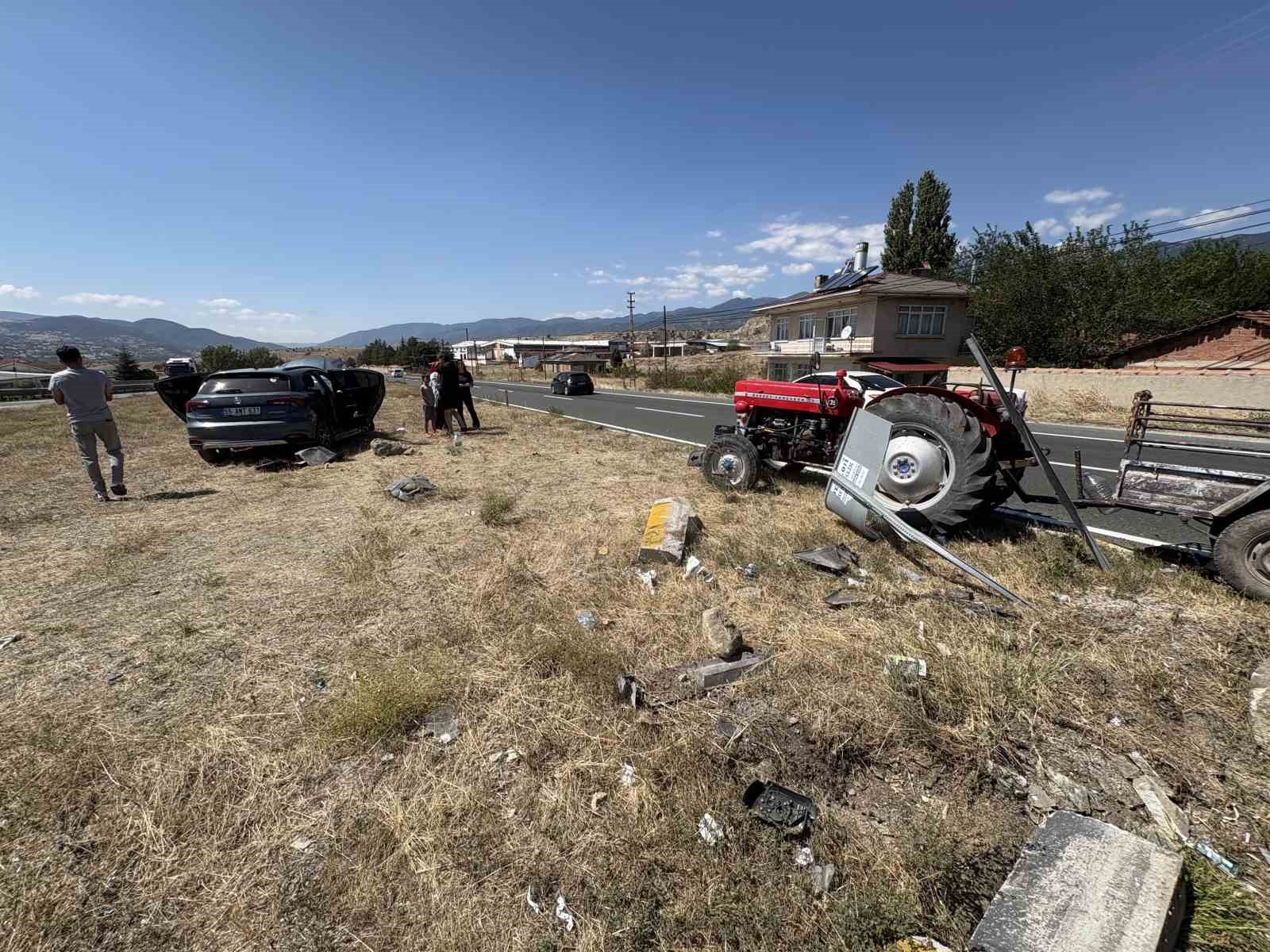 Kastamonu’da traktör ile otomobil çarpıştı: 9 yaralı