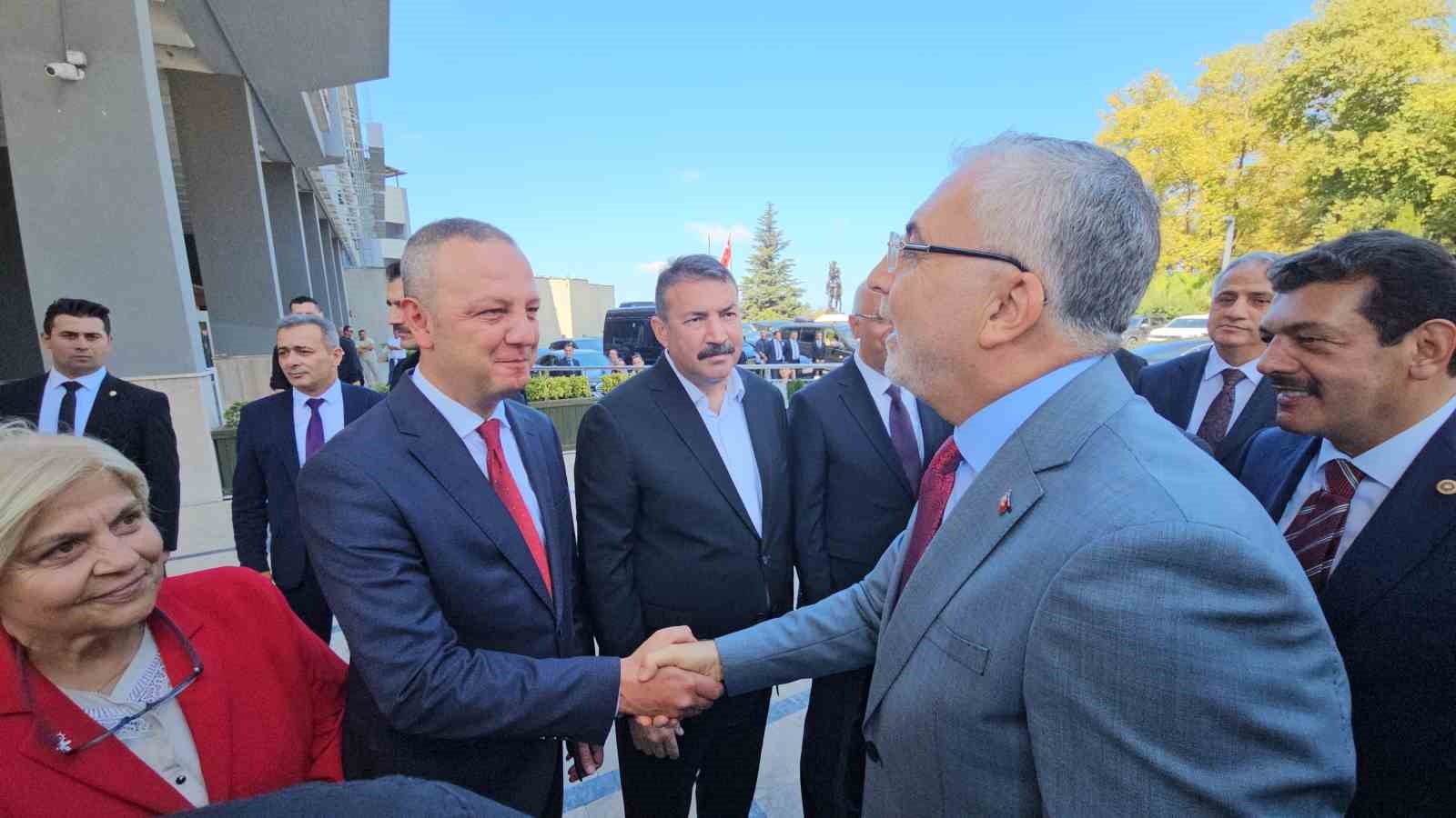 Bakan Işıkhan Zonguldak’ta ziyaretlerde bulundu