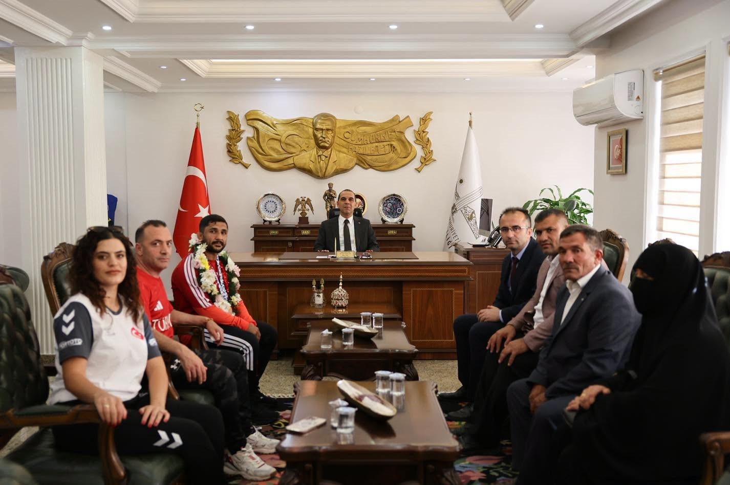 Iğdır Valisi Taşolar, bronz madalyalı milli judocu Salih Yıldız’ı ağırladı