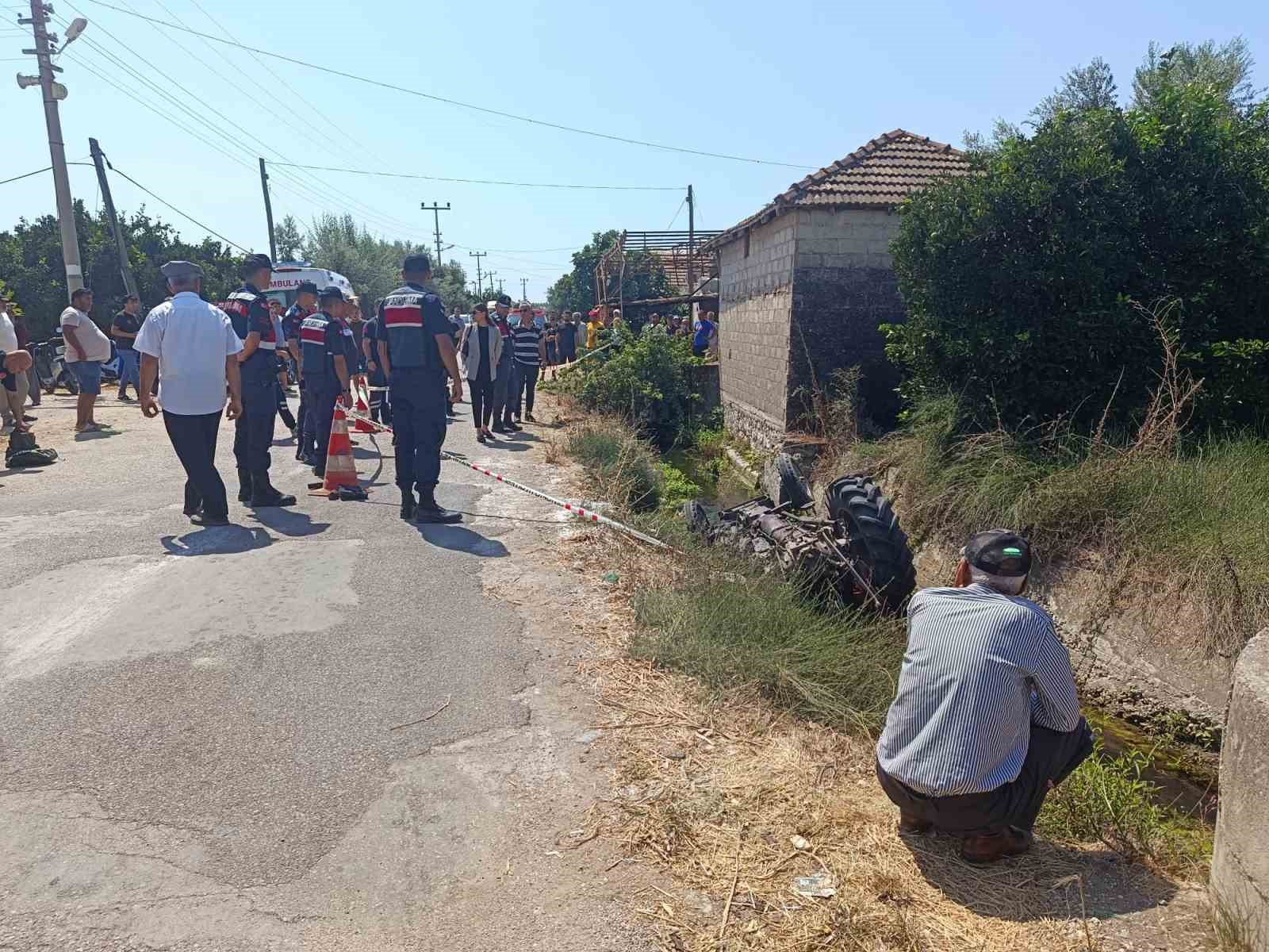Antalya’da su kanalına düşen traktörün sürücüsü hayatını kaybetti