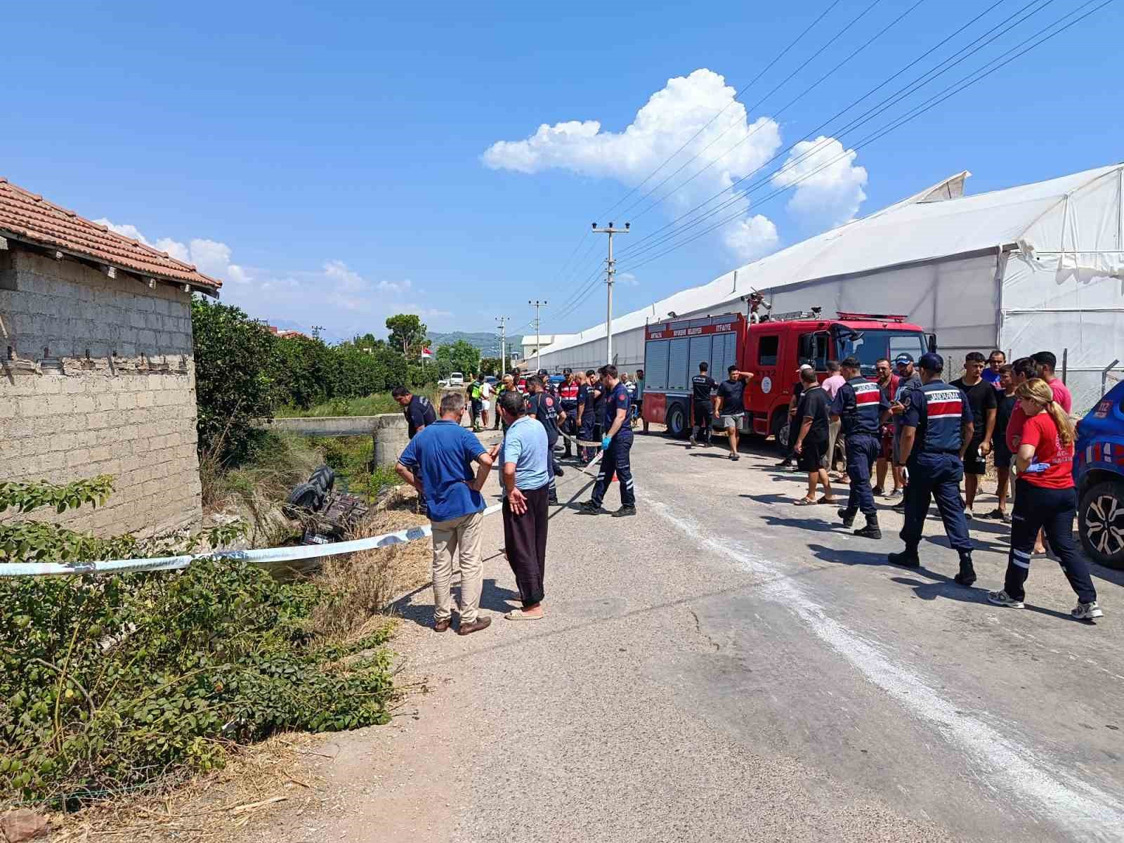 Antalya’da su kanalına düşen traktörün sürücüsü hayatını kaybetti