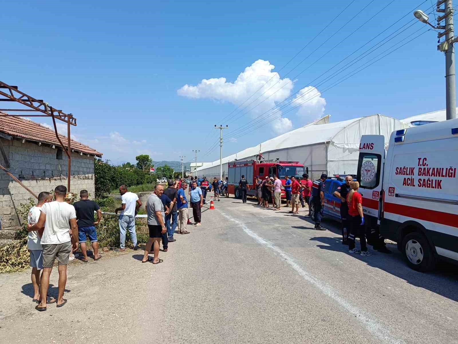 Antalya’da su kanalına düşen traktörün sürücüsü hayatını kaybetti