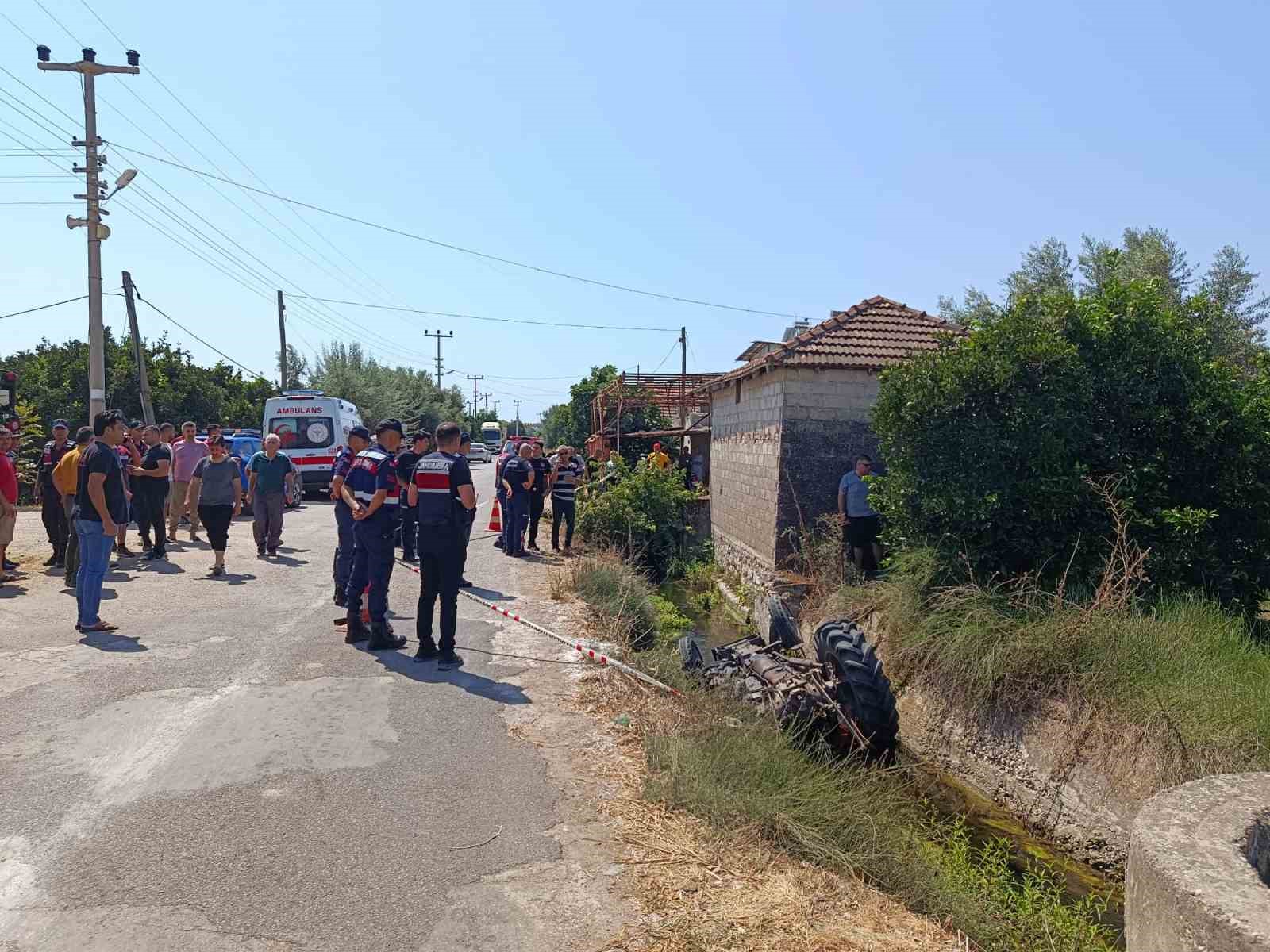 Antalya’da su kanalına düşen traktörün sürücüsü hayatını kaybetti