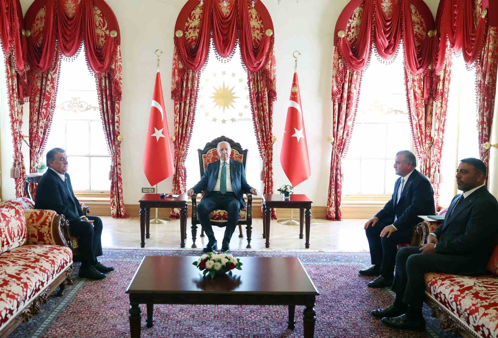 Cumhurbaşkanı Erdoğan, 4 spor kulübü başkanını kabul etti