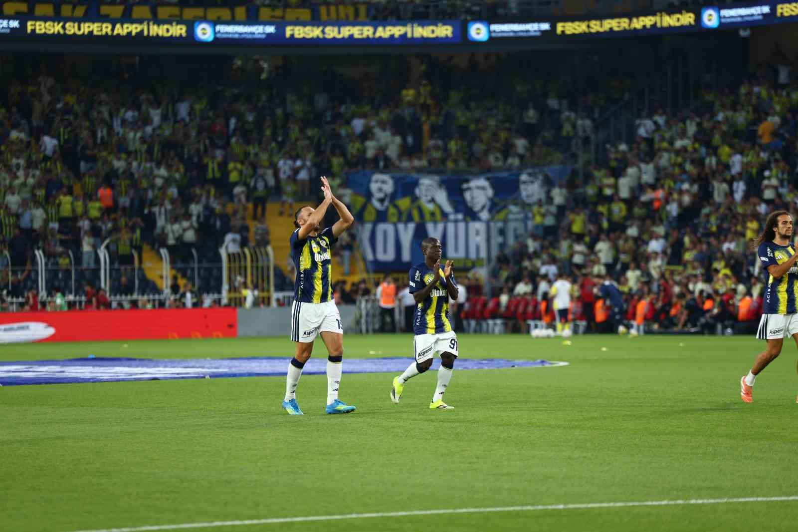 Trendyol Süper Lig: Fenerbahçe: 0 - Beşiktaş: 0 (Maç devam ediyor)