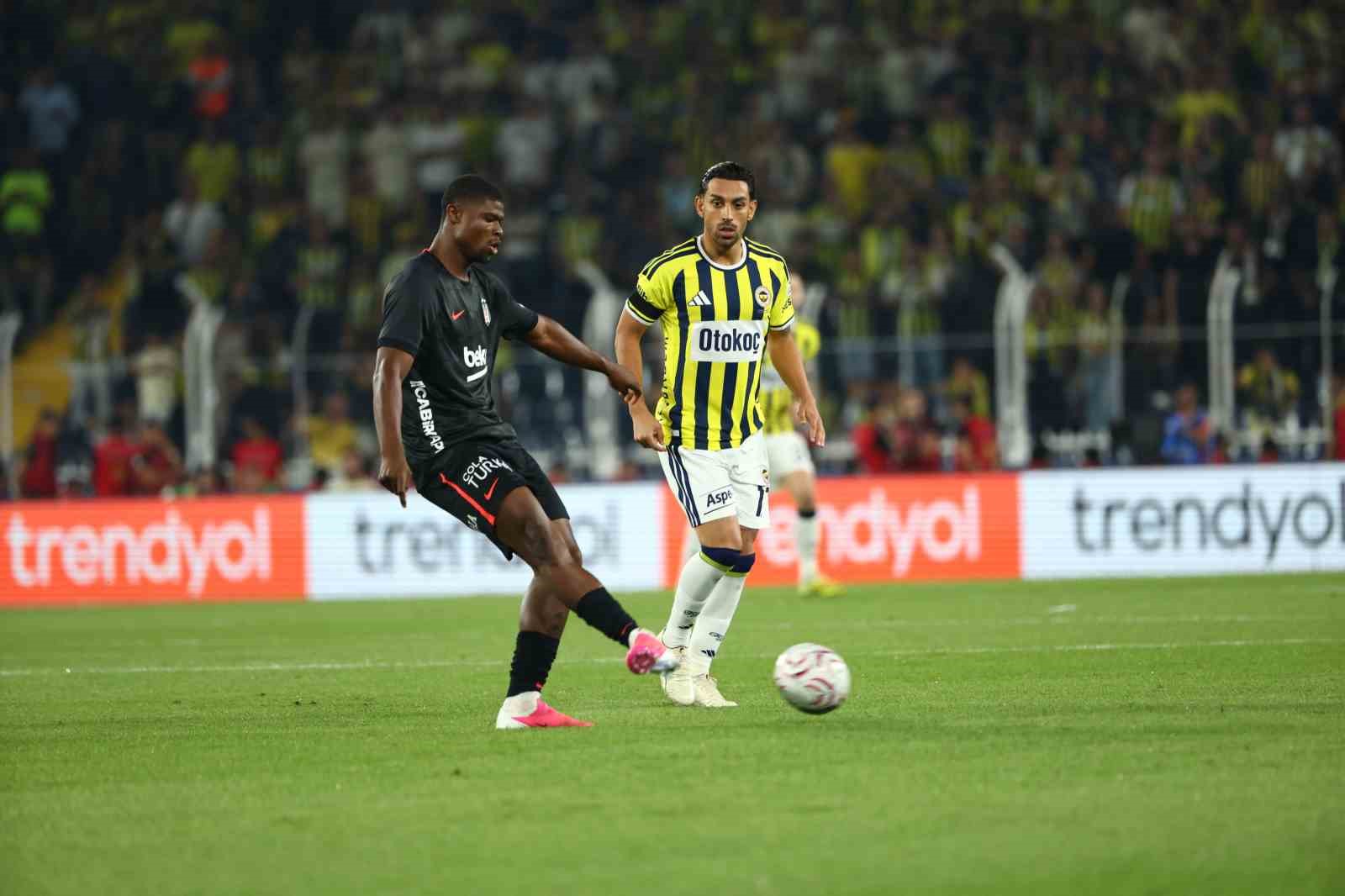 Trendyol Süper Lig: Fenerbahçe: 0 - Beşiktaş: 0 (Maç devam ediyor)