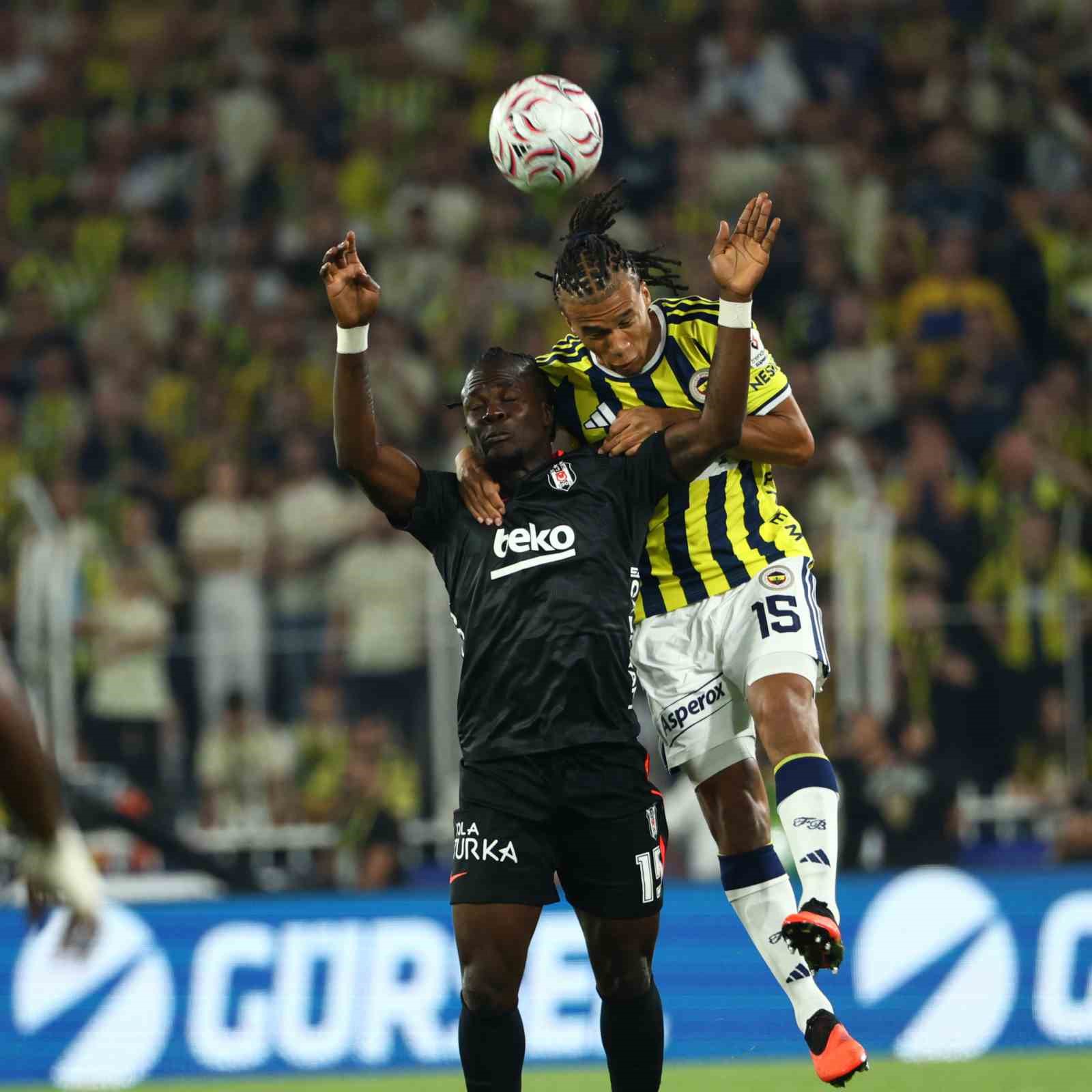 Trendyol Süper Lig: Fenerbahçe: 0 - Beşiktaş: 0 (Maç devam ediyor)
