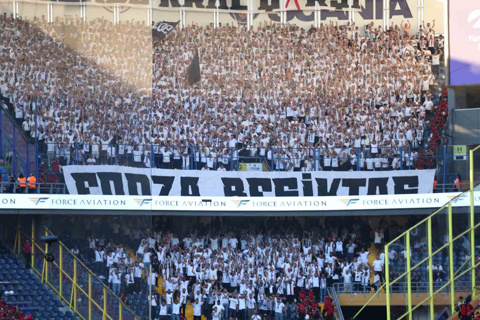 Vincenzo Italiano’dan derbide tek değişiklik