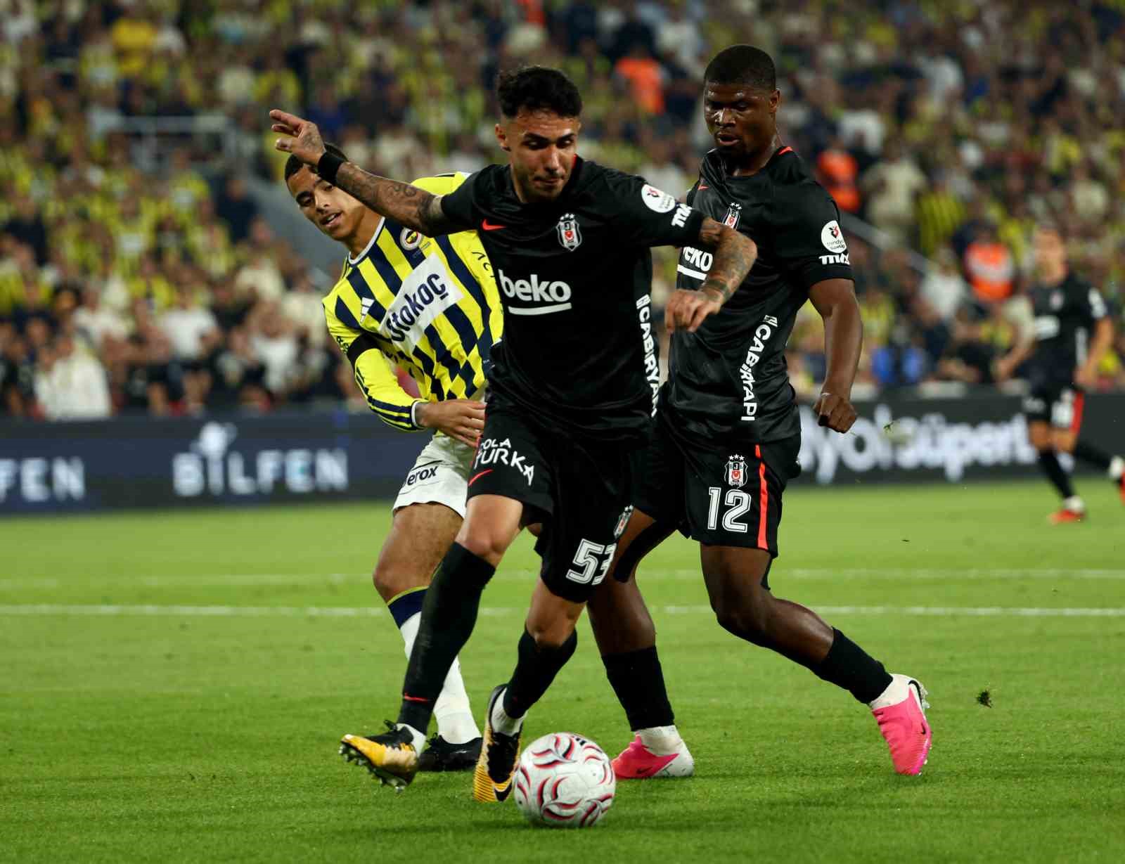 Trendyol Süper Lig: Fenerbahçe: 1 - Beşiktaş: 1 (İlk yarı)
