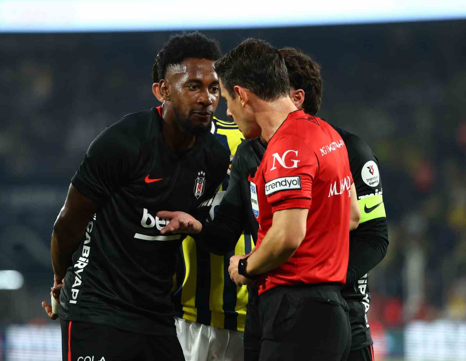 Trendyol Süper Lig: Fenerbahçe: 1 - Beşiktaş: 1 (İlk yarı)