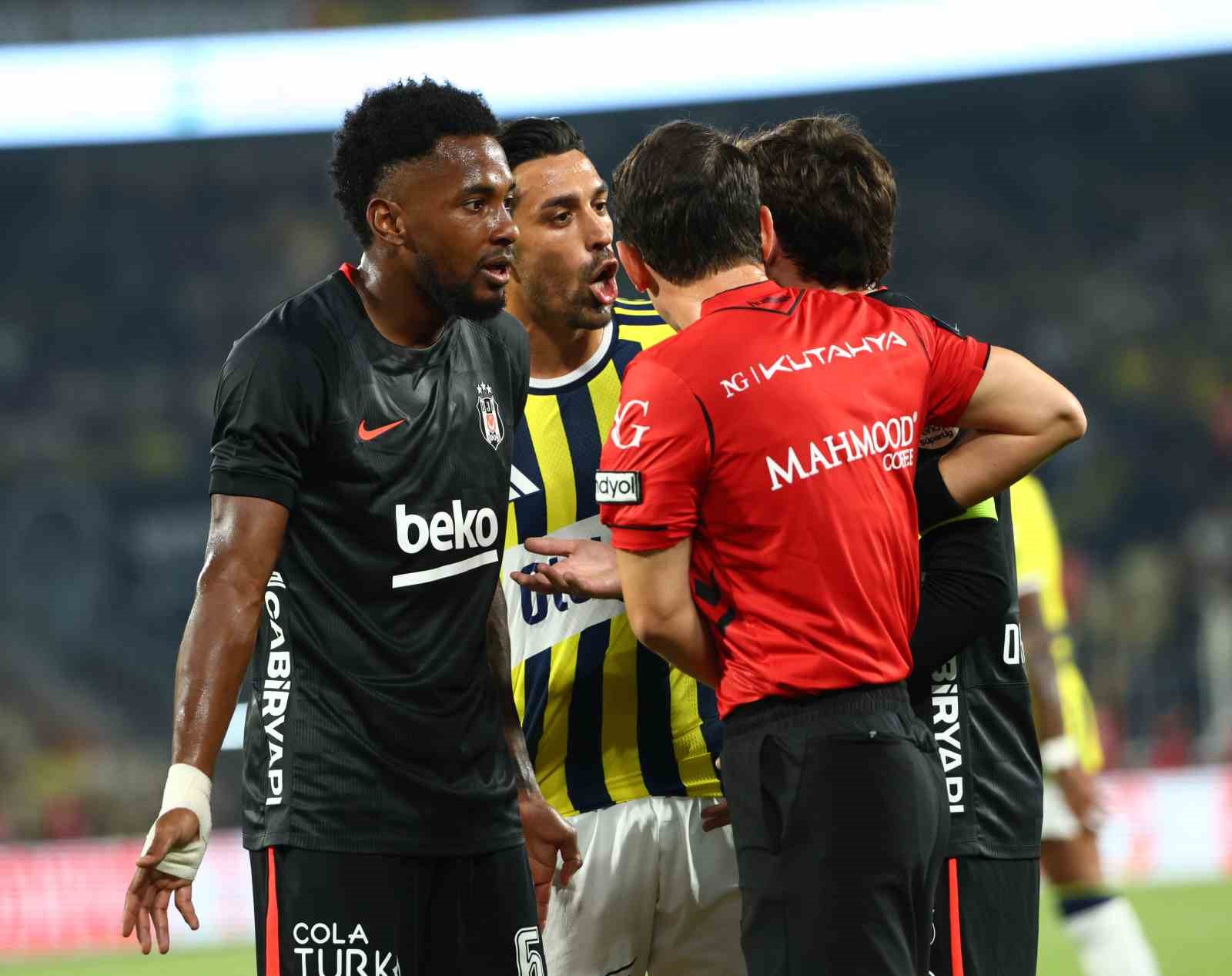 Trendyol Süper Lig: Fenerbahçe: 1 - Beşiktaş: 1 (İlk yarı)