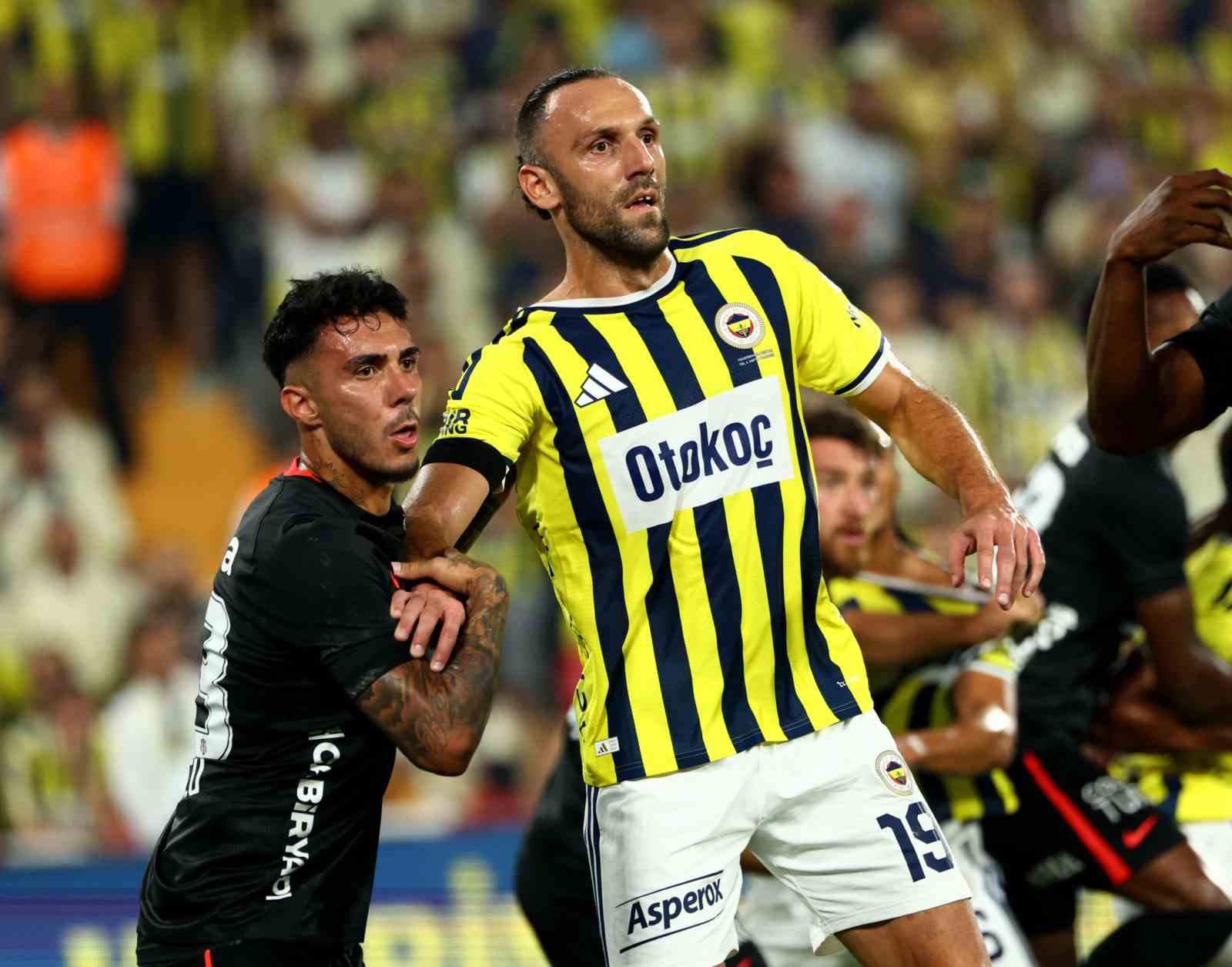 Trendyol Süper Lig: Fenerbahçe: 1 - Beşiktaş: 1 (İlk yarı)