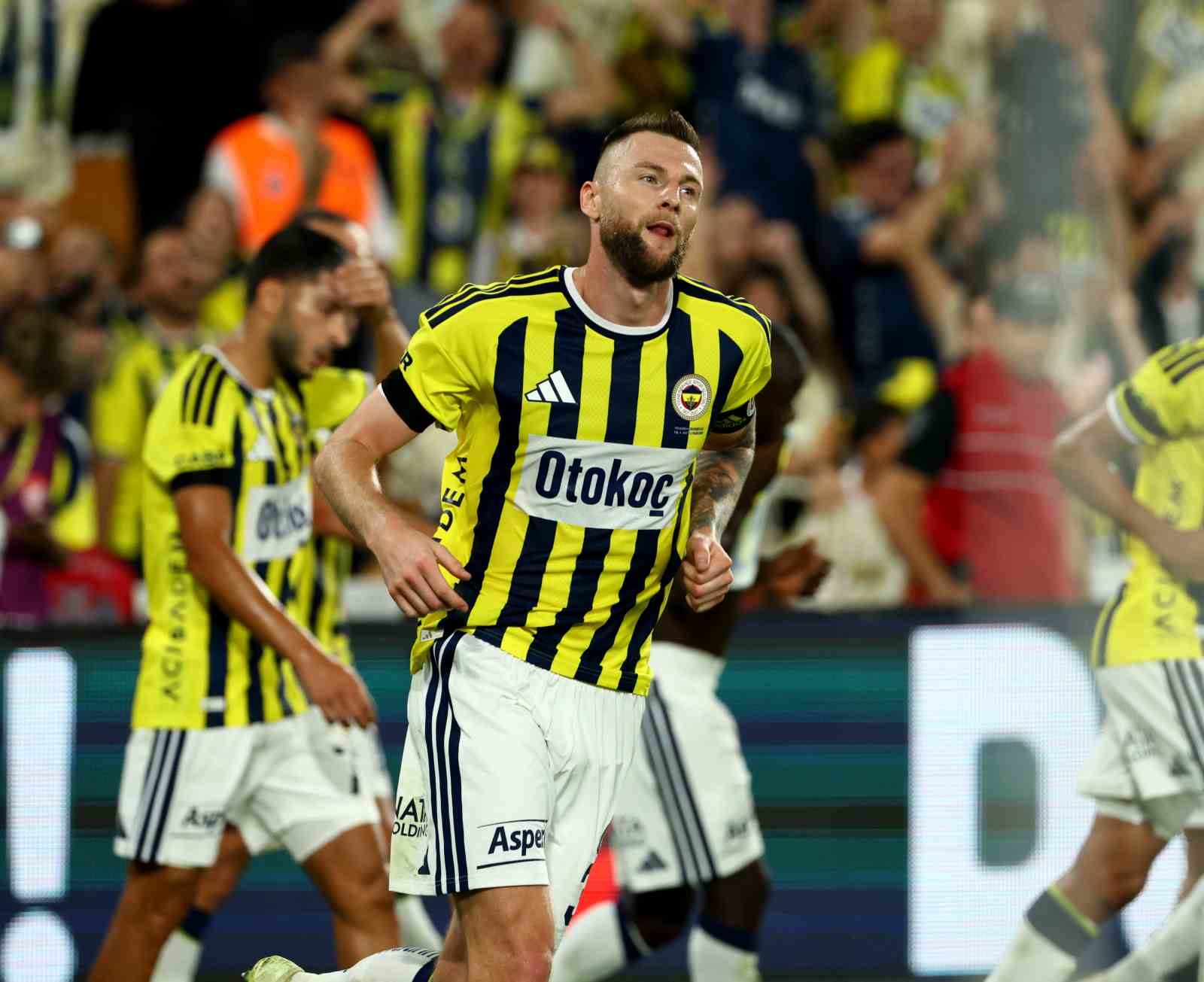 Trendyol Süper Lig: Fenerbahçe: 1 - Beşiktaş: 1 (İlk yarı)