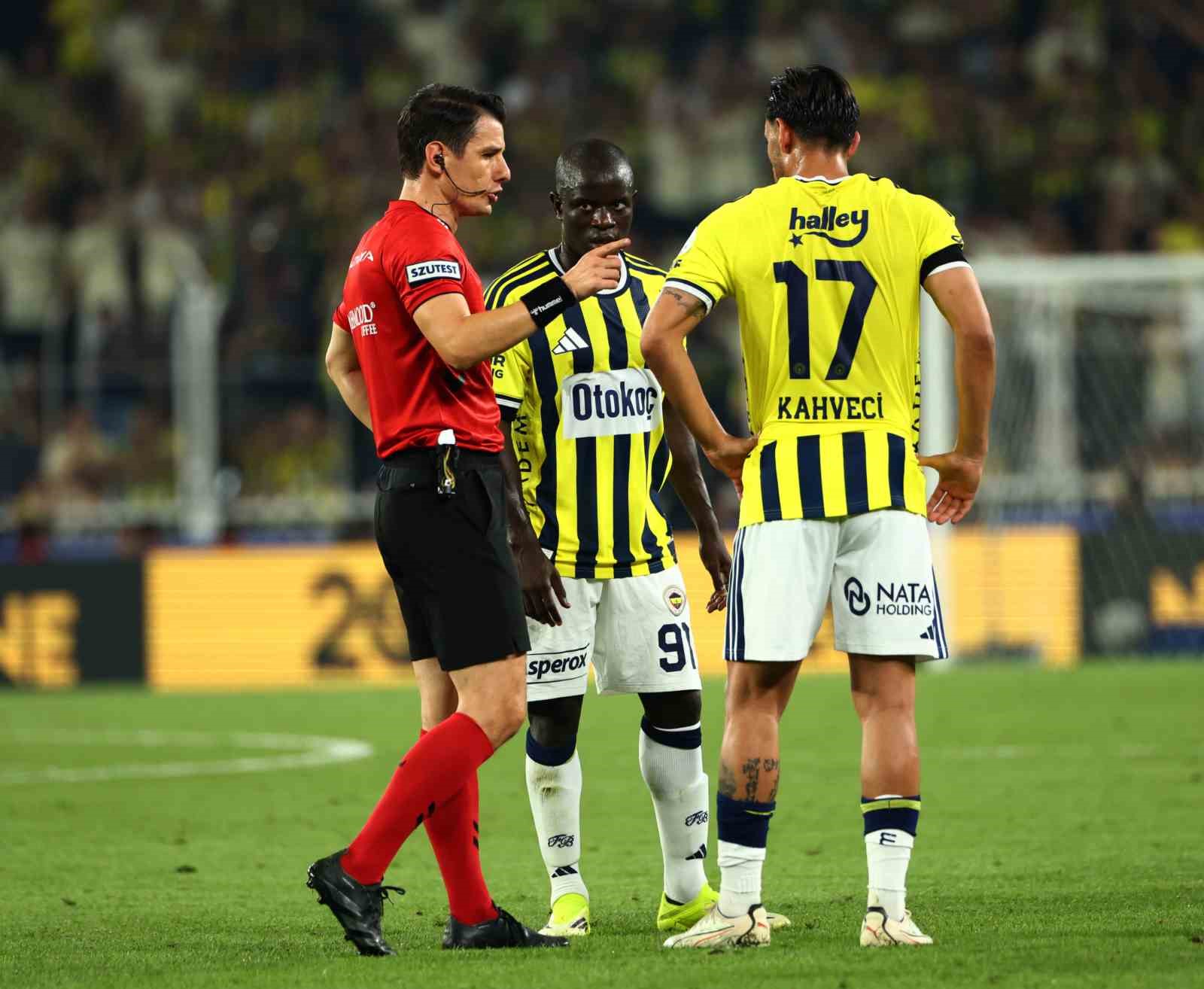 Trendyol Süper Lig: Fenerbahçe: 1 - Beşiktaş: 1 (İlk yarı)