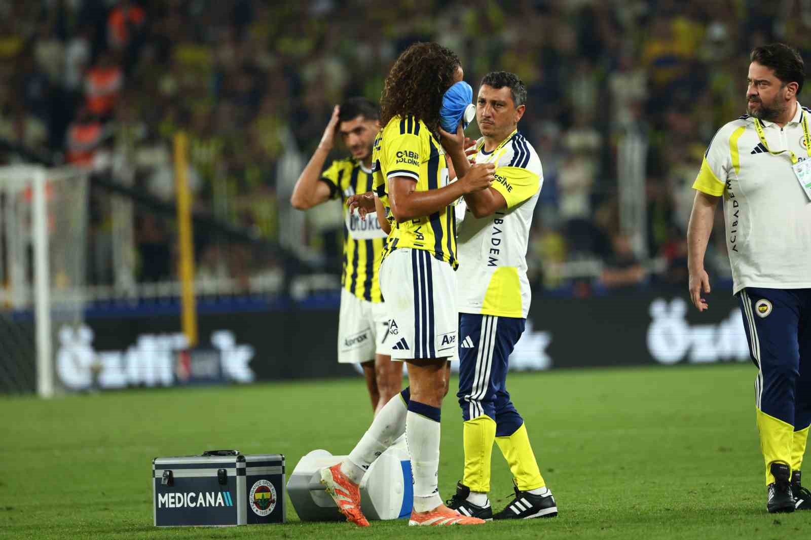 Trendyol Süper Lig: Fenerbahçe: 1 - Beşiktaş: 1 (İlk yarı)