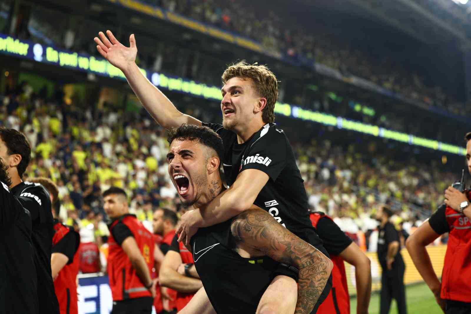 Trendyol Süper Lig: Fenerbahçe: 1 - Beşiktaş: 2 (Maç sonucu)