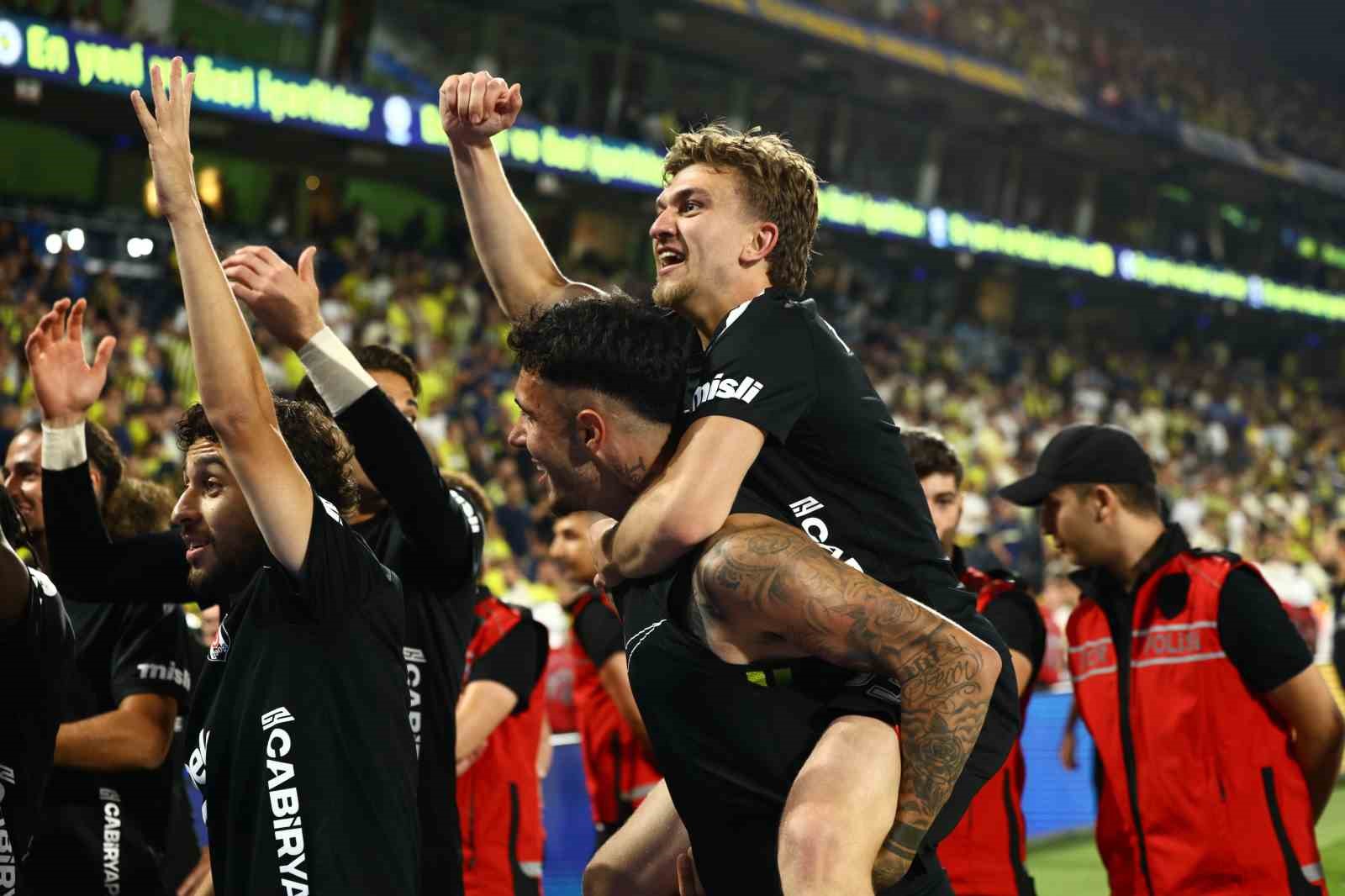 Trendyol Süper Lig: Fenerbahçe: 1 - Beşiktaş: 2 (Maç sonucu)