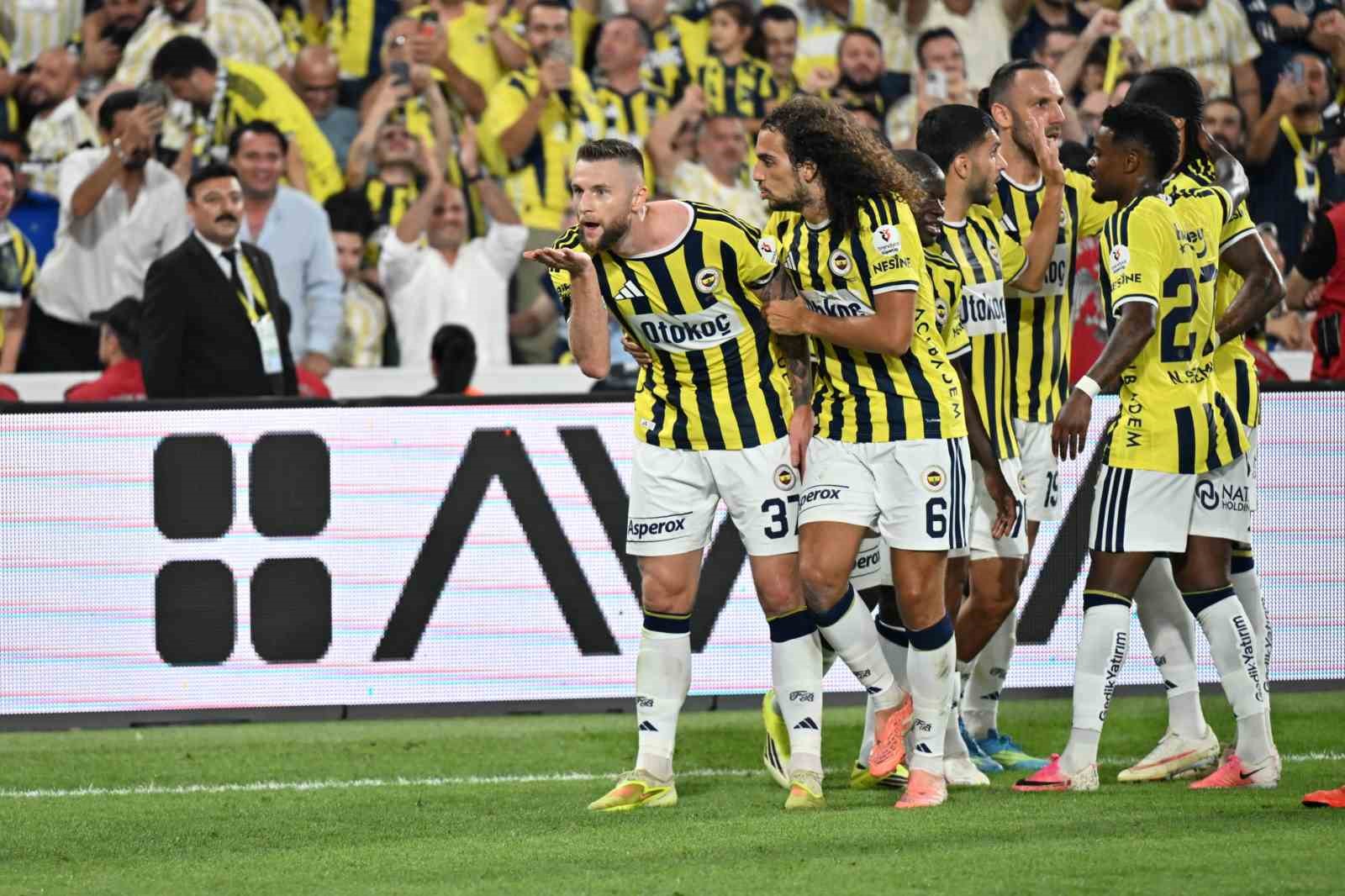 Trendyol Süper Lig: Fenerbahçe: 1 - Beşiktaş: 2 (Maç sonucu)