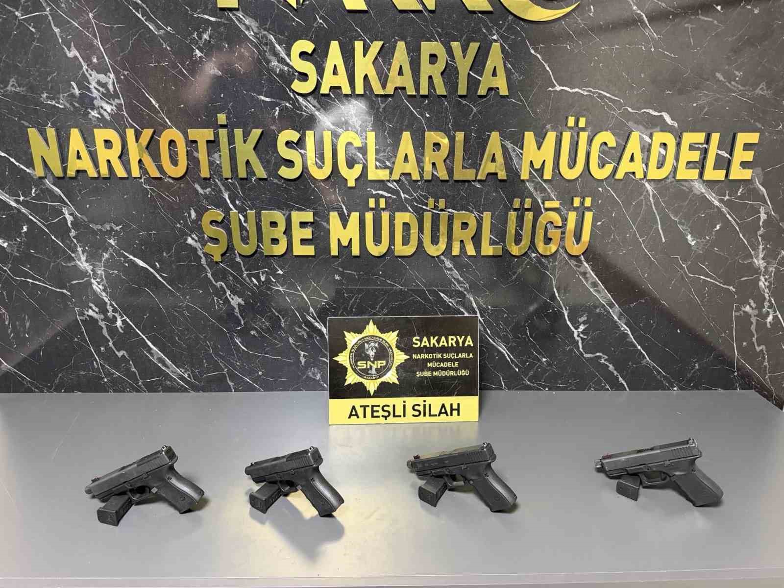 Kaçak silah sevkiyatına gişelerde operasyon: 2 tutuklama