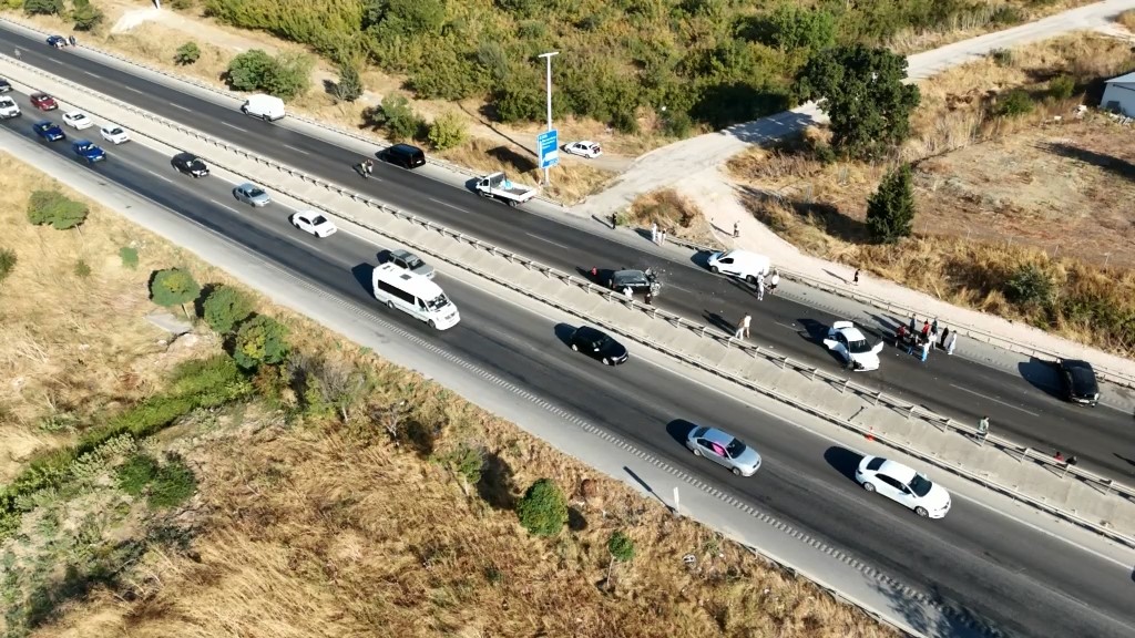 Tırdan dökülen mazot ortalığı savaş alanına çevirdi: 10 araç birbirine girdi
