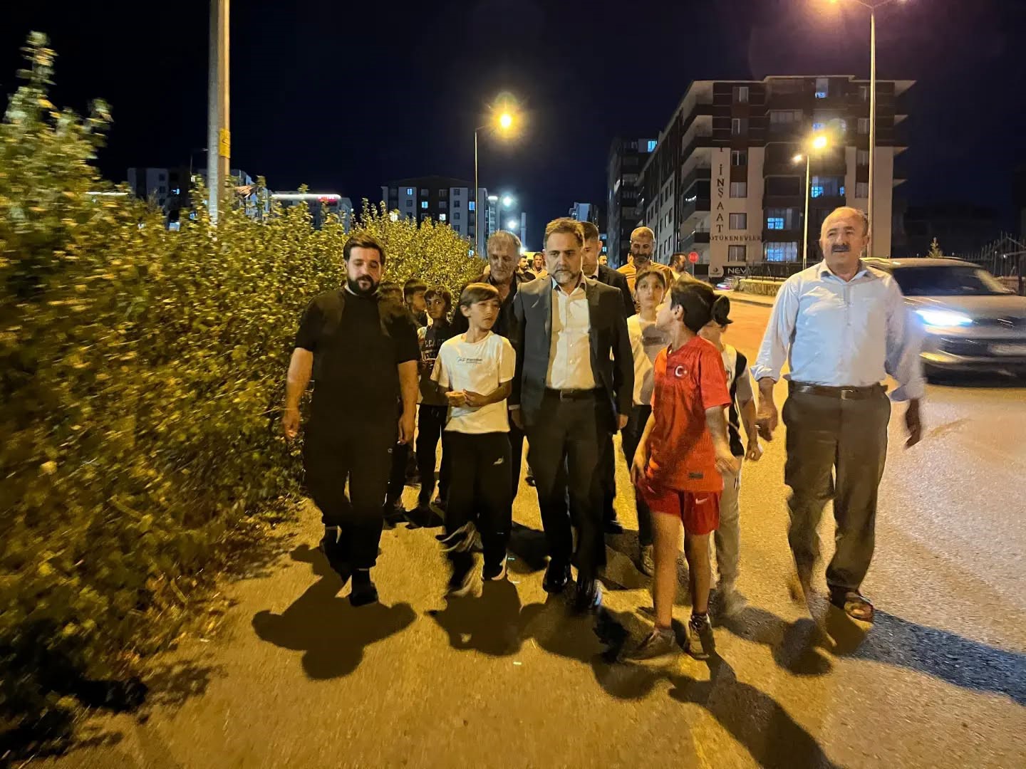 Başkan Uçar, Hilalkent’te çalışmaları inceledi, vatandaşları dinledi