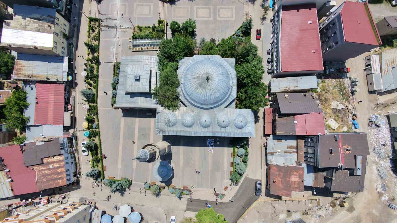 Önce minare yapıldı, cami sonradan eklendi