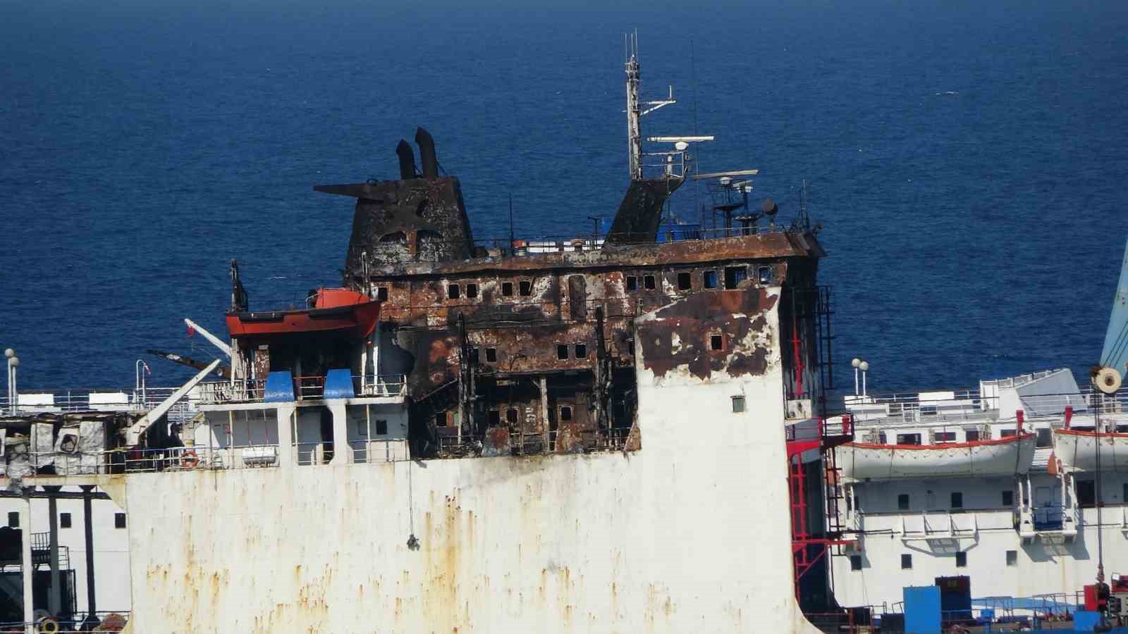 Dron saldırısına uğrayan Ro-Ro gemisi Trabzon Limanı’na demirledi