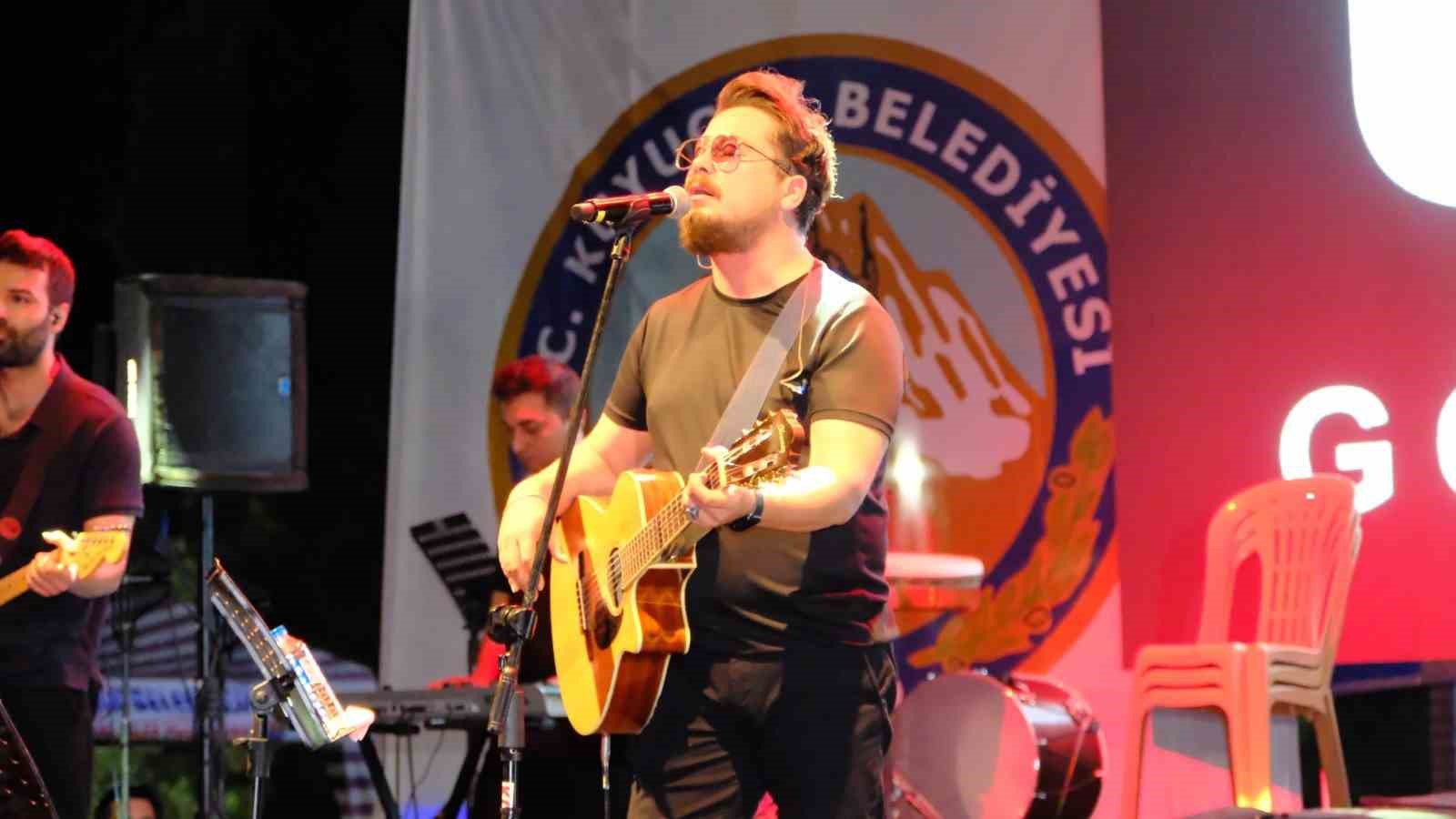 Kuyucak’ta kurtuluş coşkusu konserlerle taçlandı