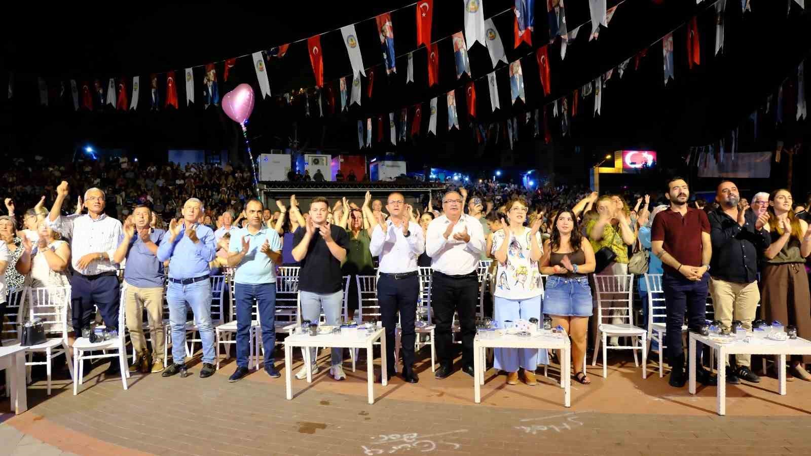 Kuyucak’ta kurtuluş coşkusu konserlerle taçlandı