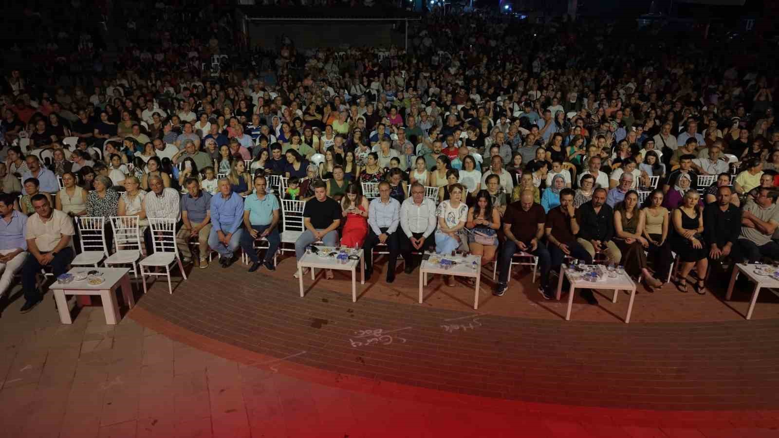 Kuyucak’ta kurtuluş coşkusu konserlerle taçlandı