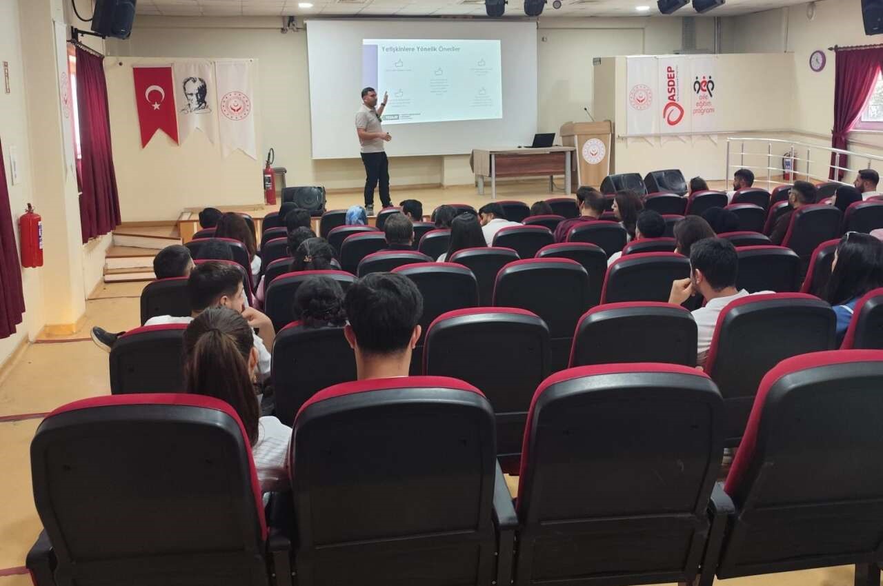 Mutlu yuvalar için ilk adım Cizre’de atıldı: Çiftler salona akın etti